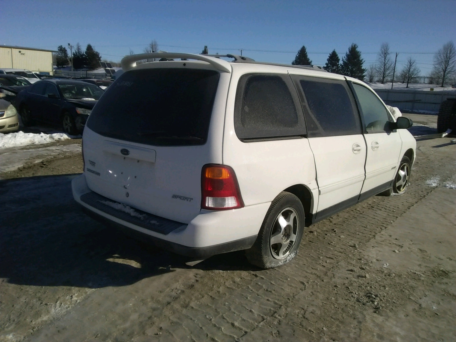 2002 FORD WINDSTAR S - 2FMZA574X2BB85617 — photo 4