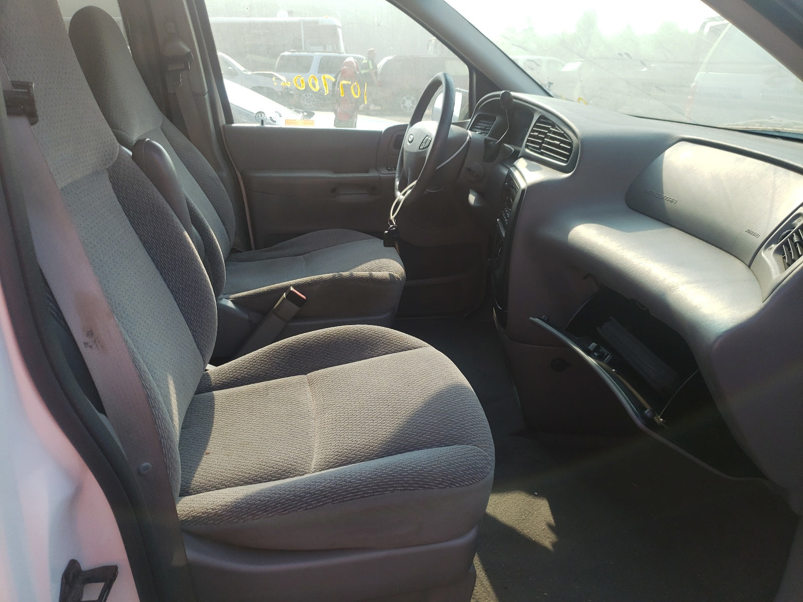2002 FORD WINDSTAR S - 2FMZA574X2BB85617 — photo 5