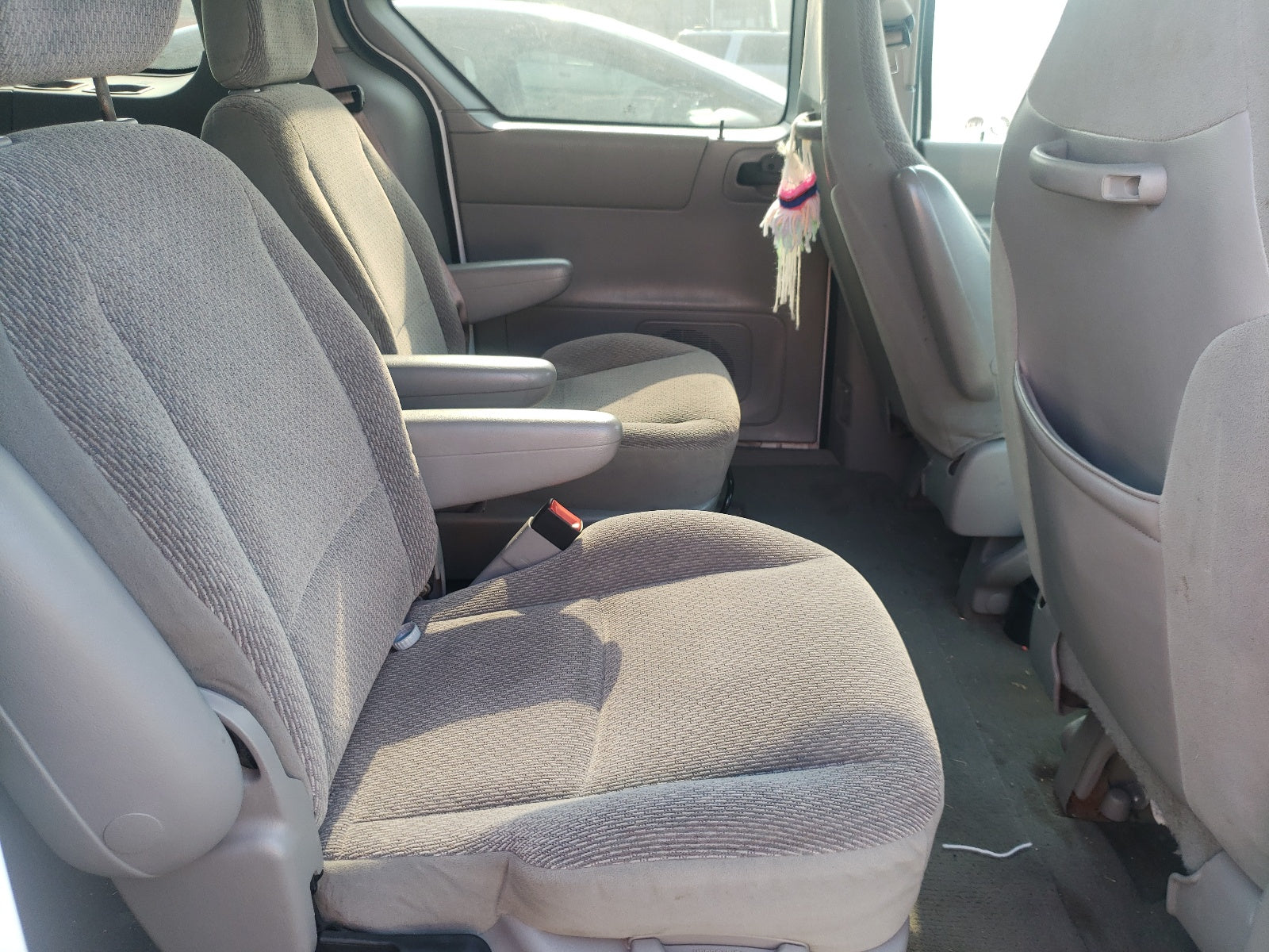 2002 FORD WINDSTAR S - 2FMZA574X2BB85617 — photo 6