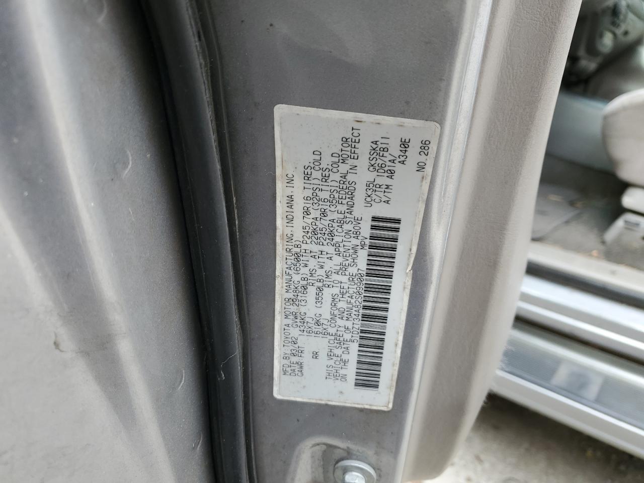 2002 TOYOTA SEQUOIA - 5TDZT34A82S099007 — photo 10