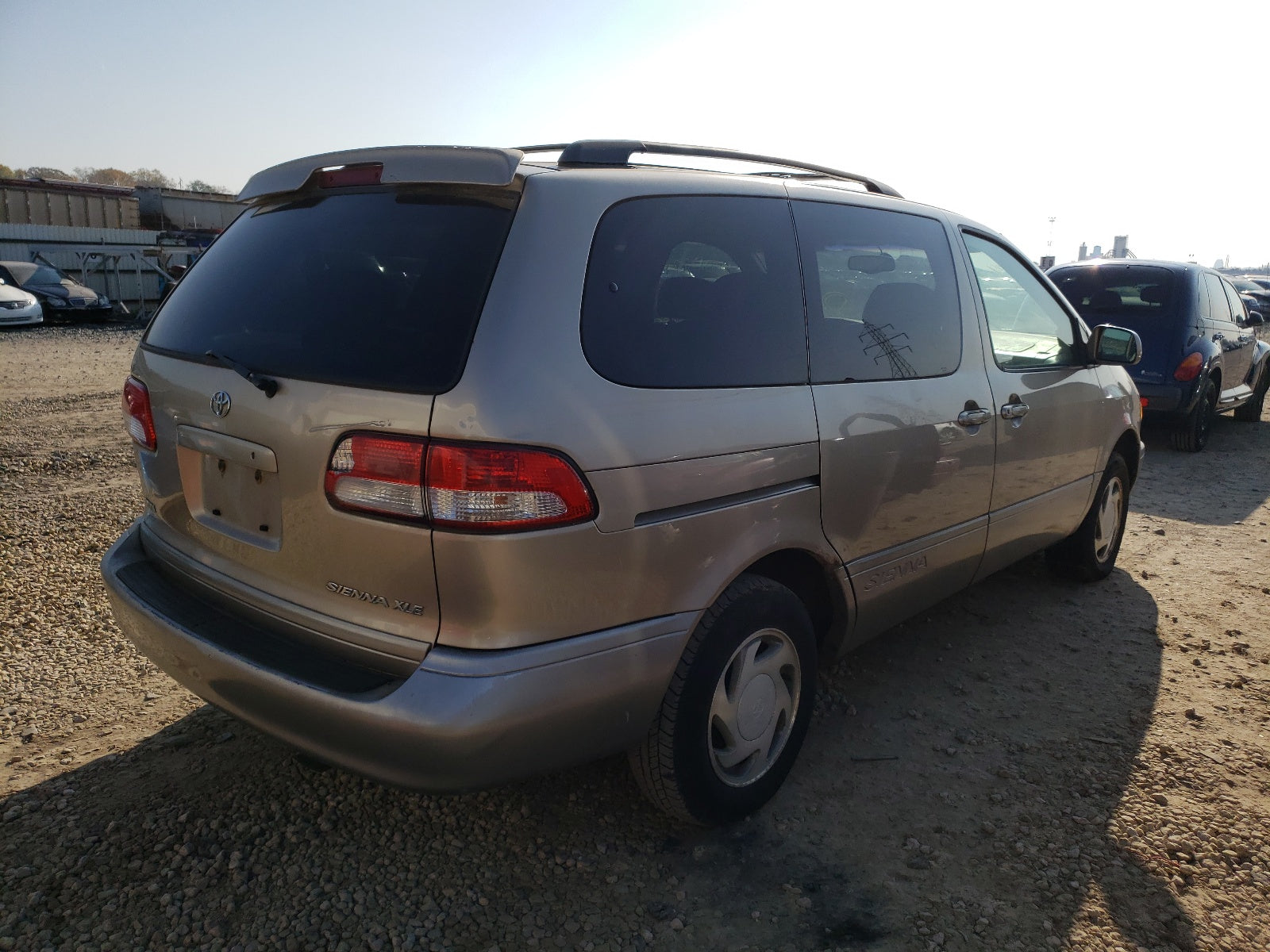 2002 TOYOTA SIENNA LE - 4T3ZF13C52U417033 — photo 4