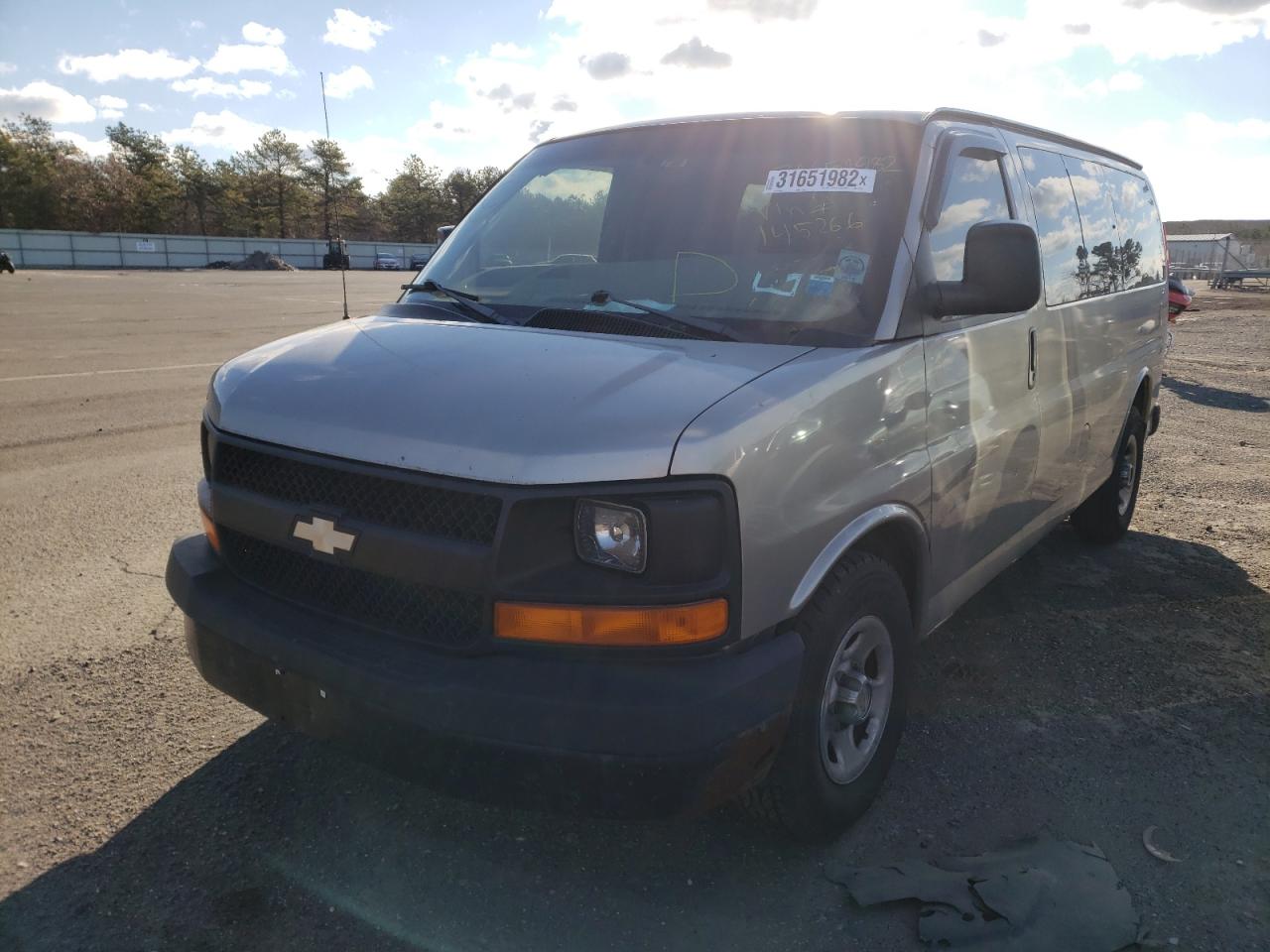 2003 CHEVROLET EXPRESS G1 - 1GNFG15T931145266 — photo 2