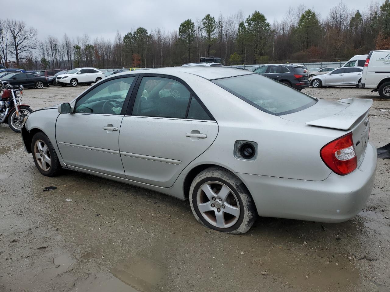 2003 TOYOTA CAMRY LE - 4T1BE32K63U211044 — photo 2