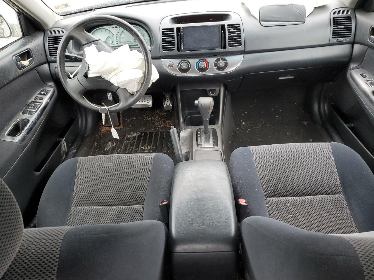 2003 TOYOTA CAMRY LE - 4T1BE32K63U211044 — photo 8