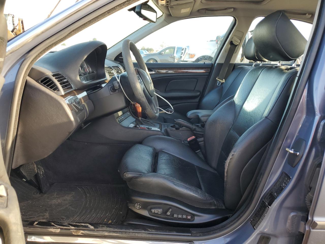 2004 BMW 330 I - WBAEV53464KM33154 — photo 7