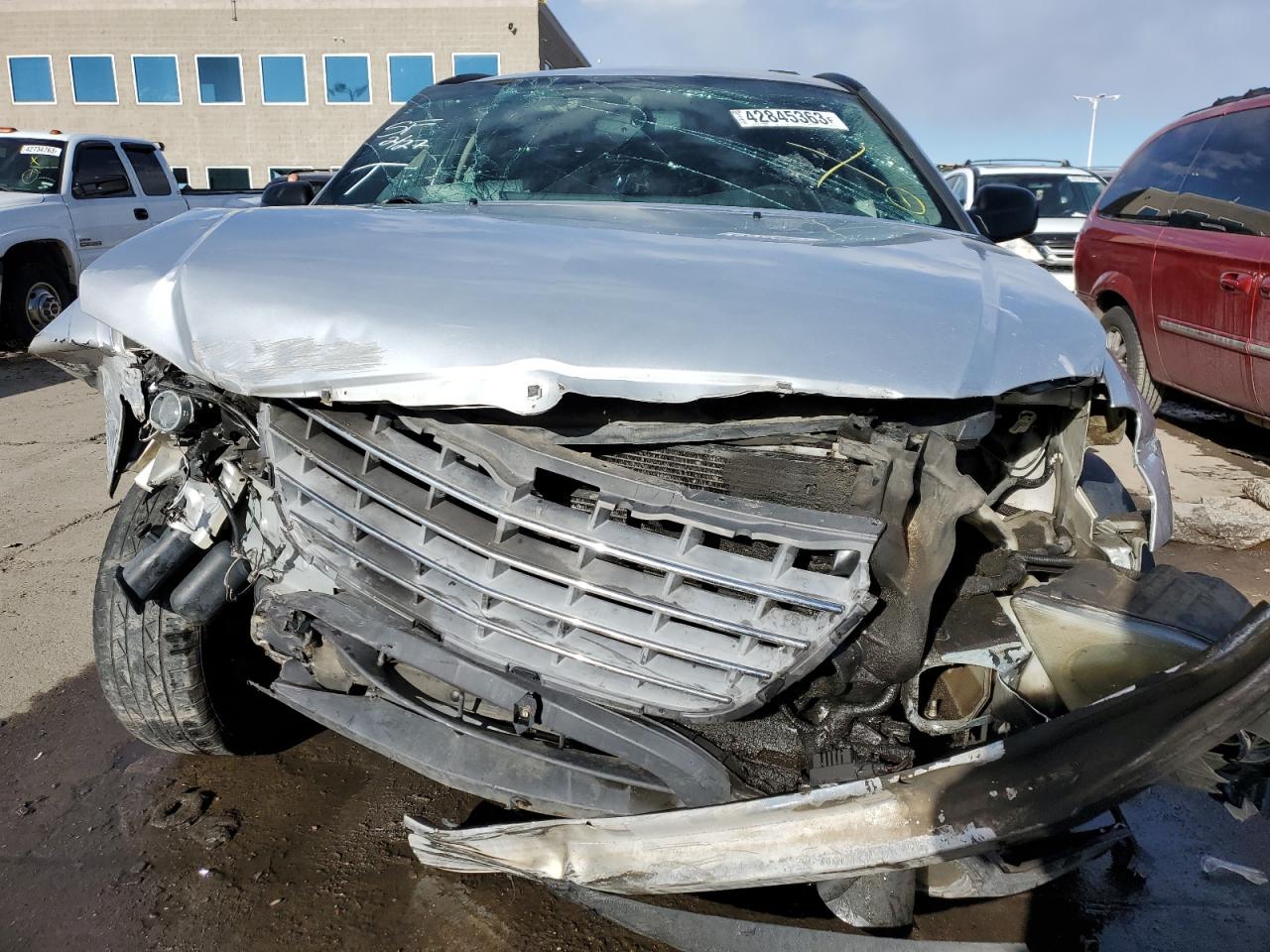 2004 CHRYSLER PACIFICA - 2C8GM68474R520428 — photo 5