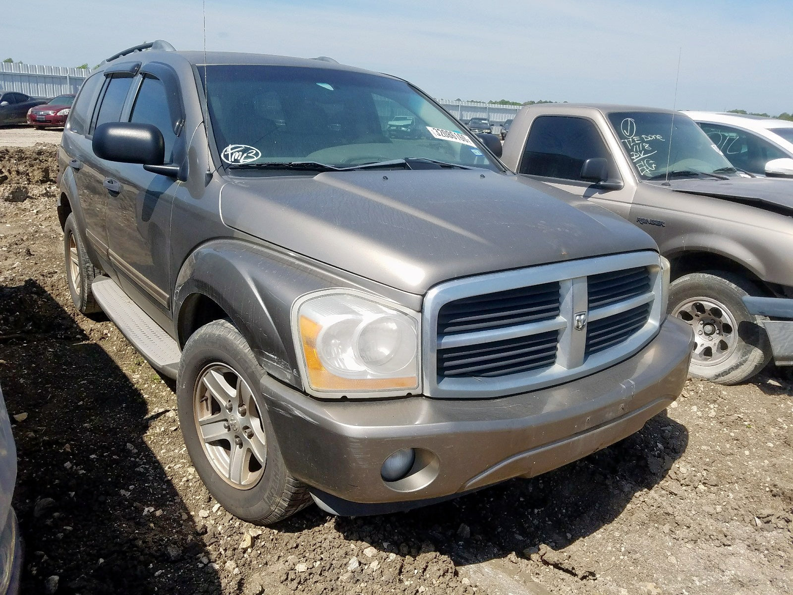 2004 DODGE DURANGO LI - 1D4HD58D44F176230 — photo 1