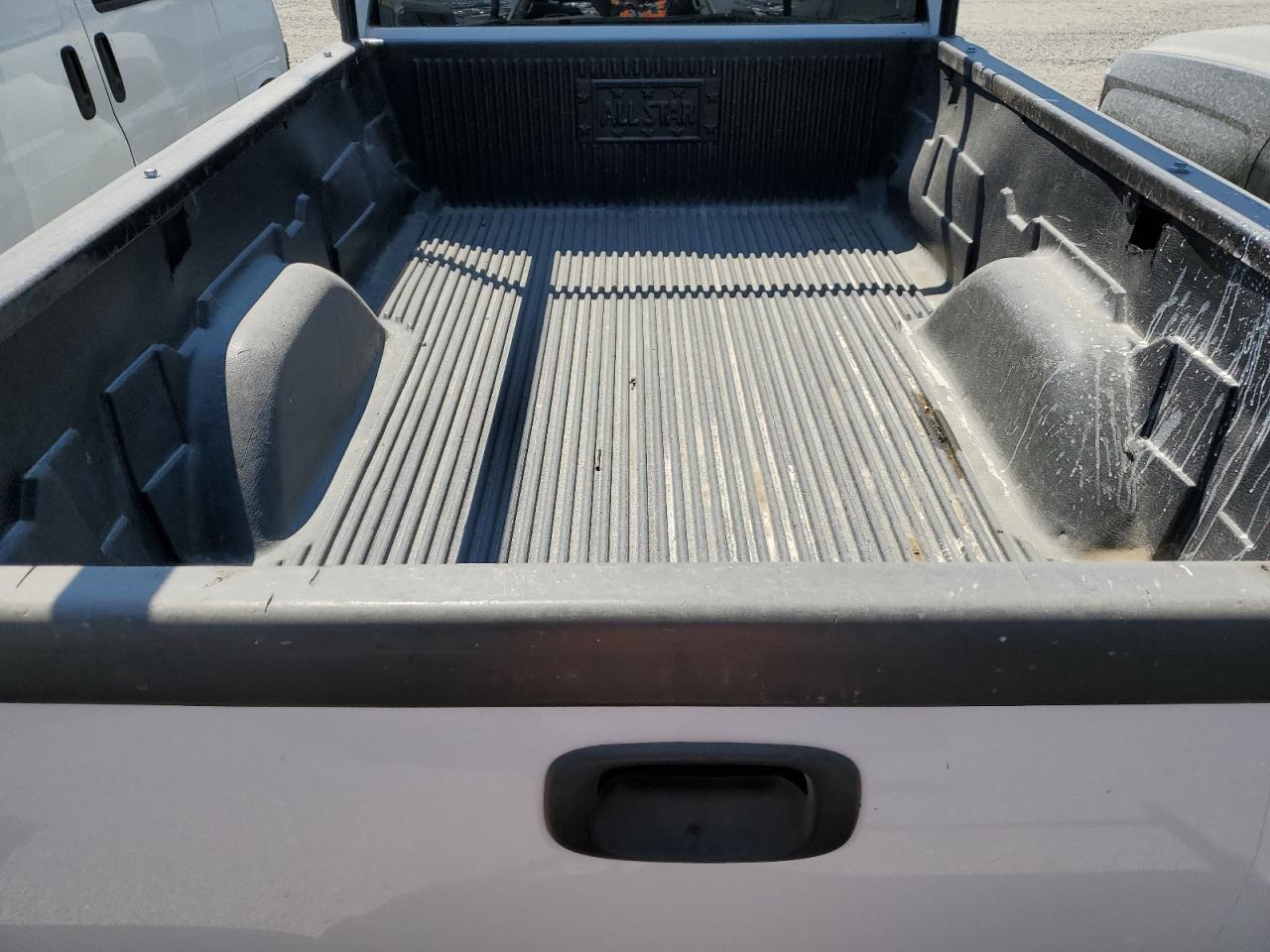 2004 GMC SIERRA C25 - 1GTHC24UX4E117046 — photo 10