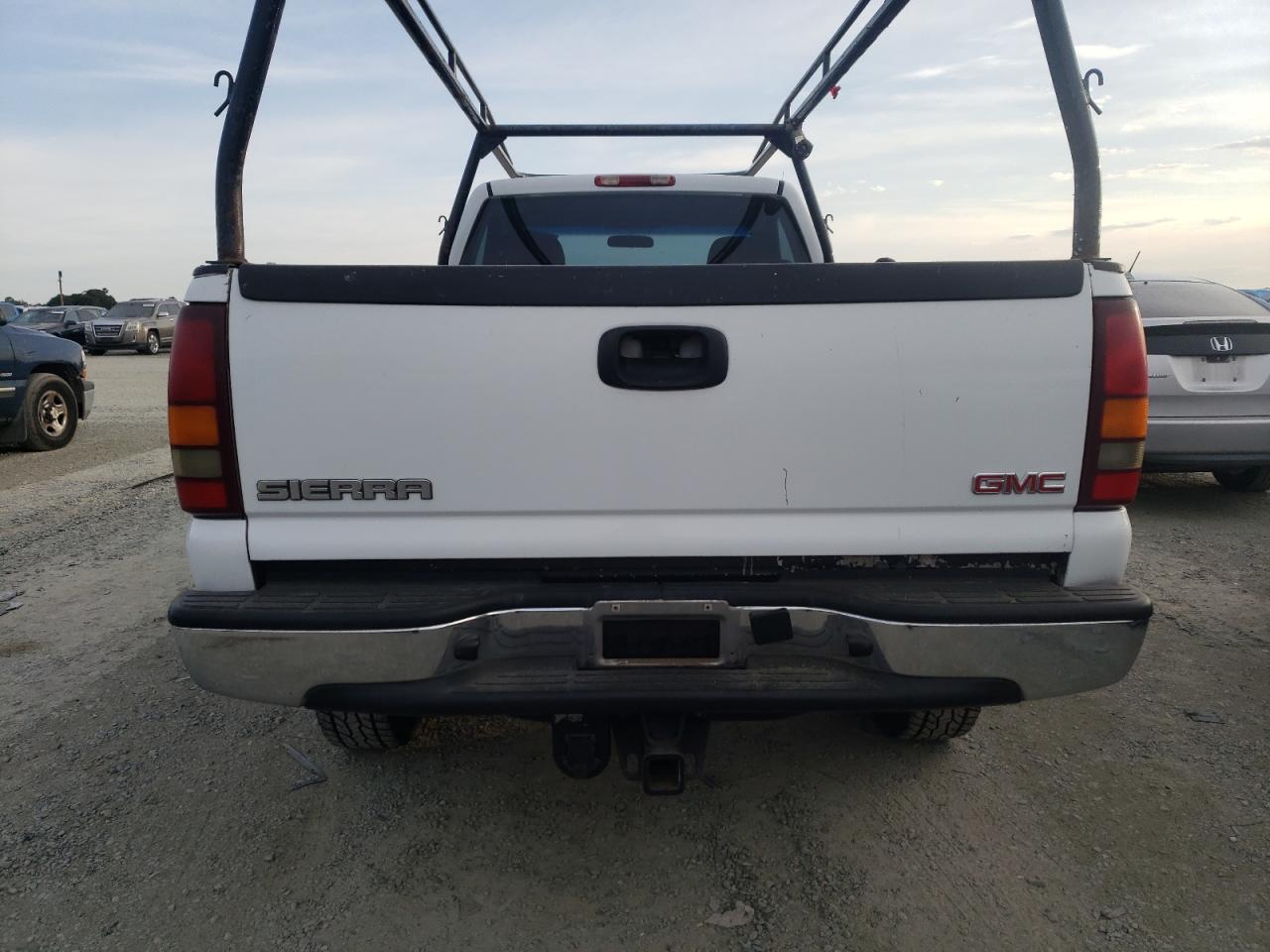 2004 GMC SIERRA C25 - 1GTHC24UX4E117046 — photo 6