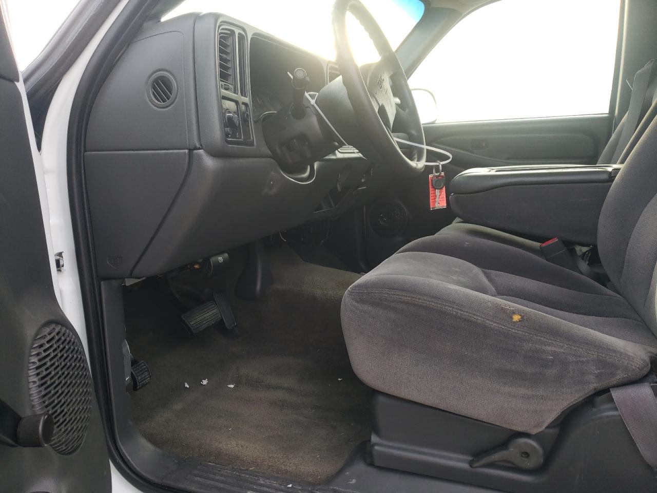 2004 GMC SIERRA C25 - 1GTHC24UX4E117046 — photo 7