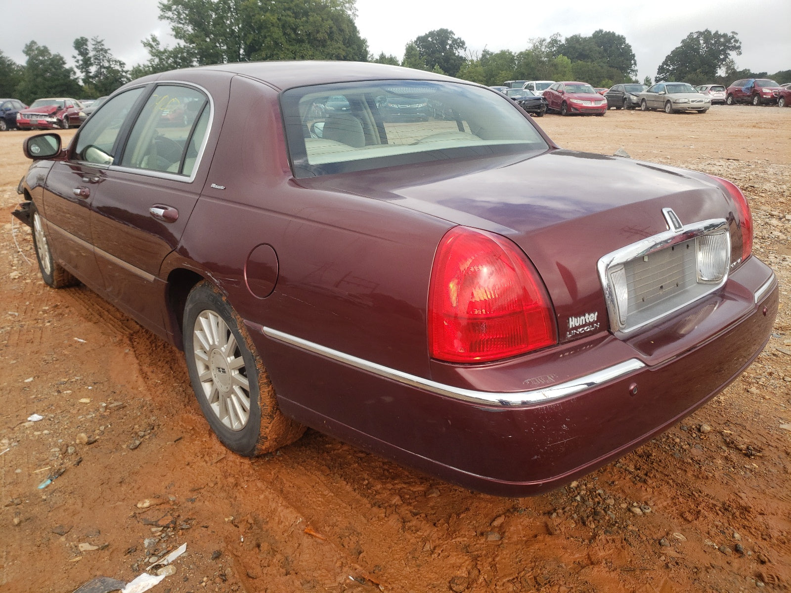 2004 LINCOLN TOWN CAR U - 1LNHM83W94Y635002 — photo 3