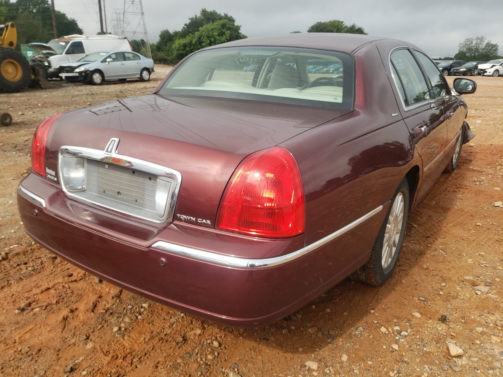 2004 LINCOLN TOWN CAR U - 1LNHM83W94Y635002 — photo 4