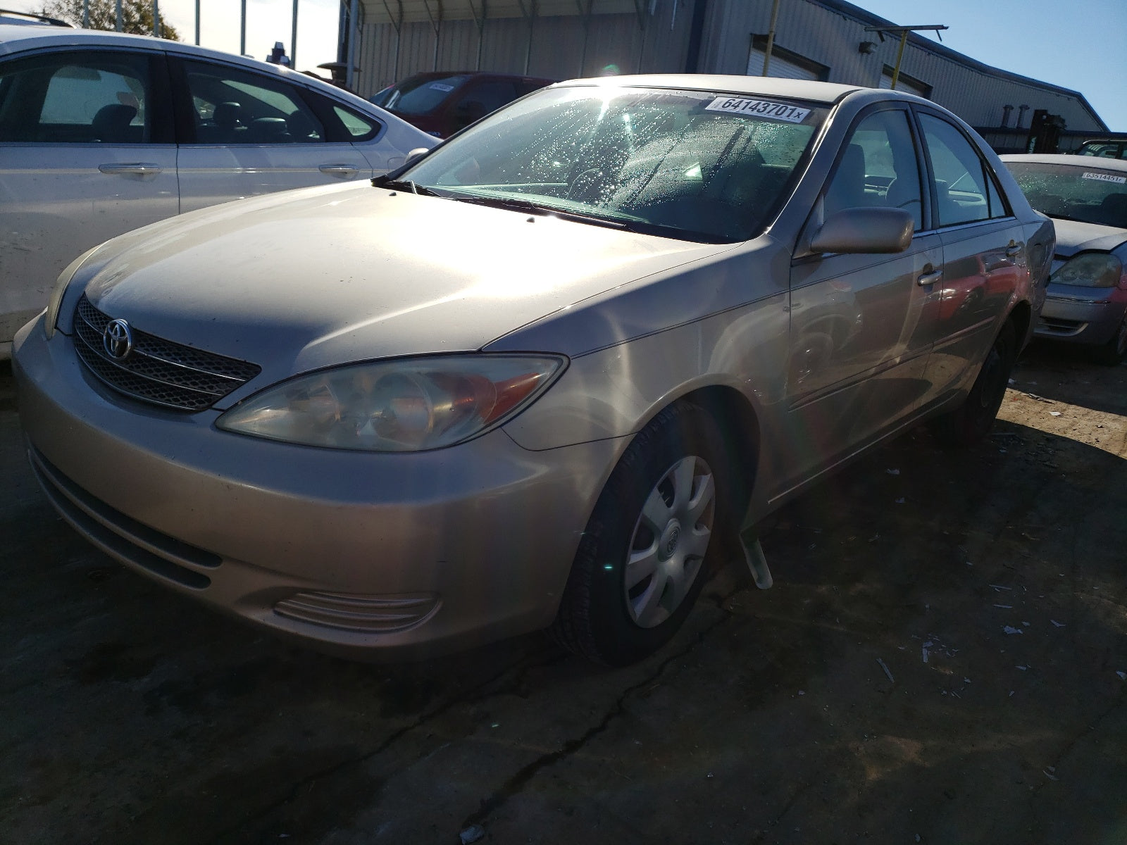 2004 TOYOTA CAMRY LE - 4T1BE32K64U323294 — photo 2