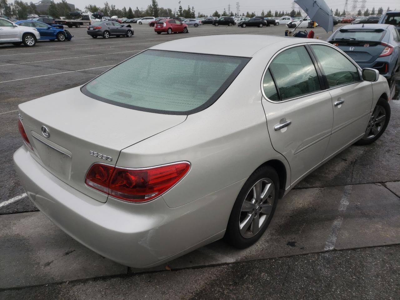 2005 LEXUS ES 330 - JTHBA30GX55063720 — photo 4