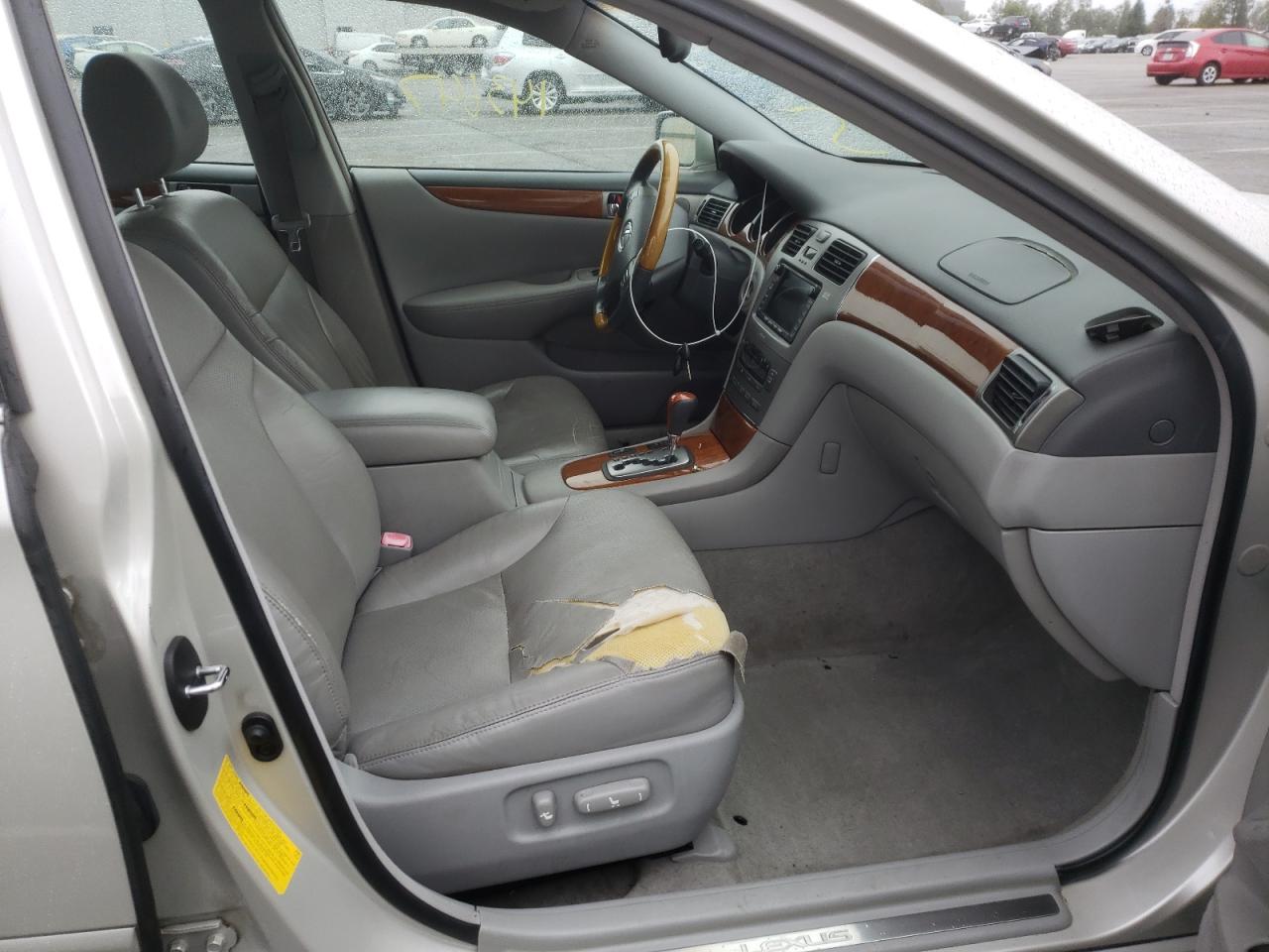 2005 LEXUS ES 330 - JTHBA30GX55063720 — photo 5