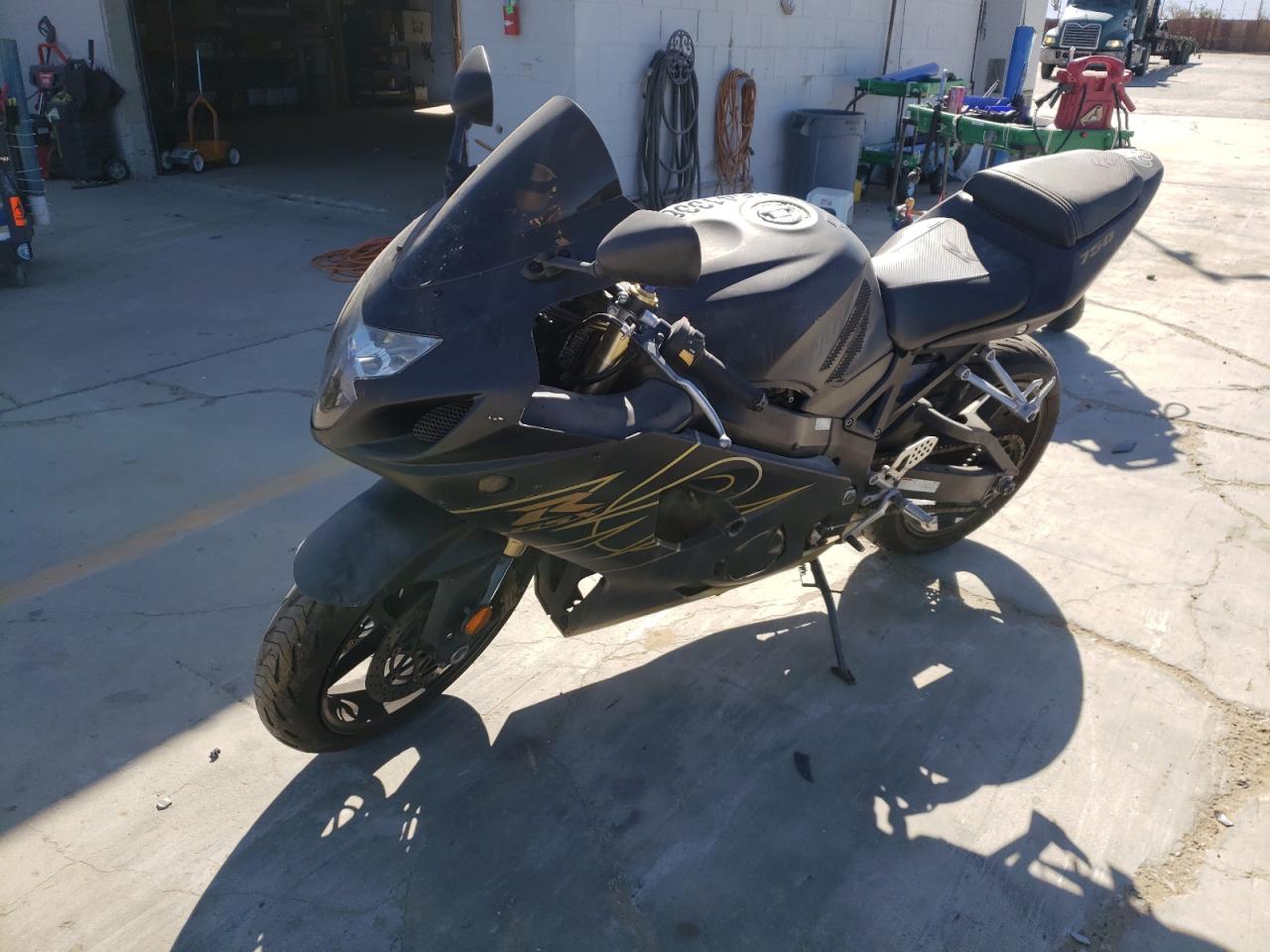 2005 SUZUKI GSX-R750 K - JS1GR7JA052108547 — photo 2