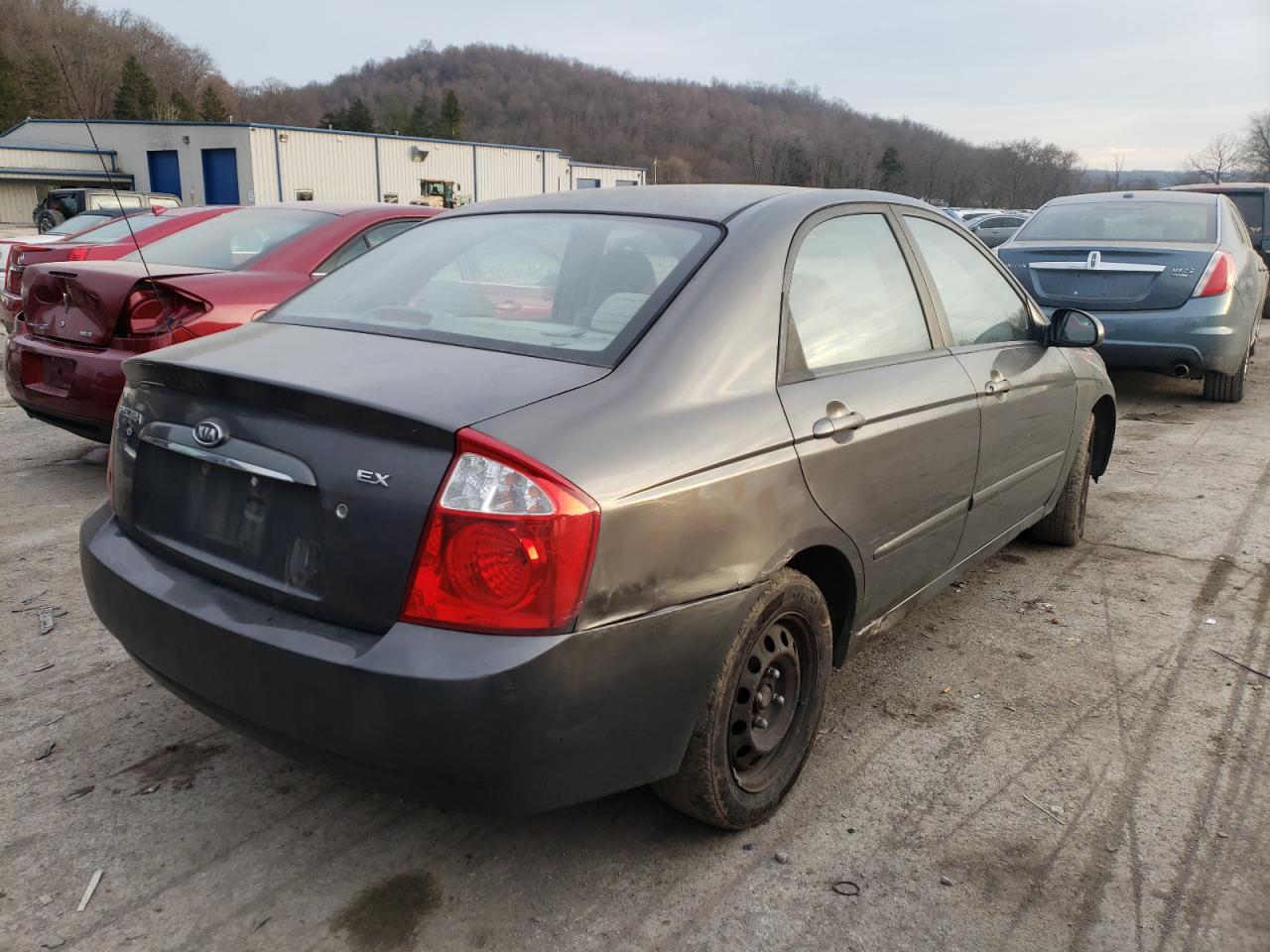 2006 KIA SPECTRA LX - KNAFE121065346890 — photo 3