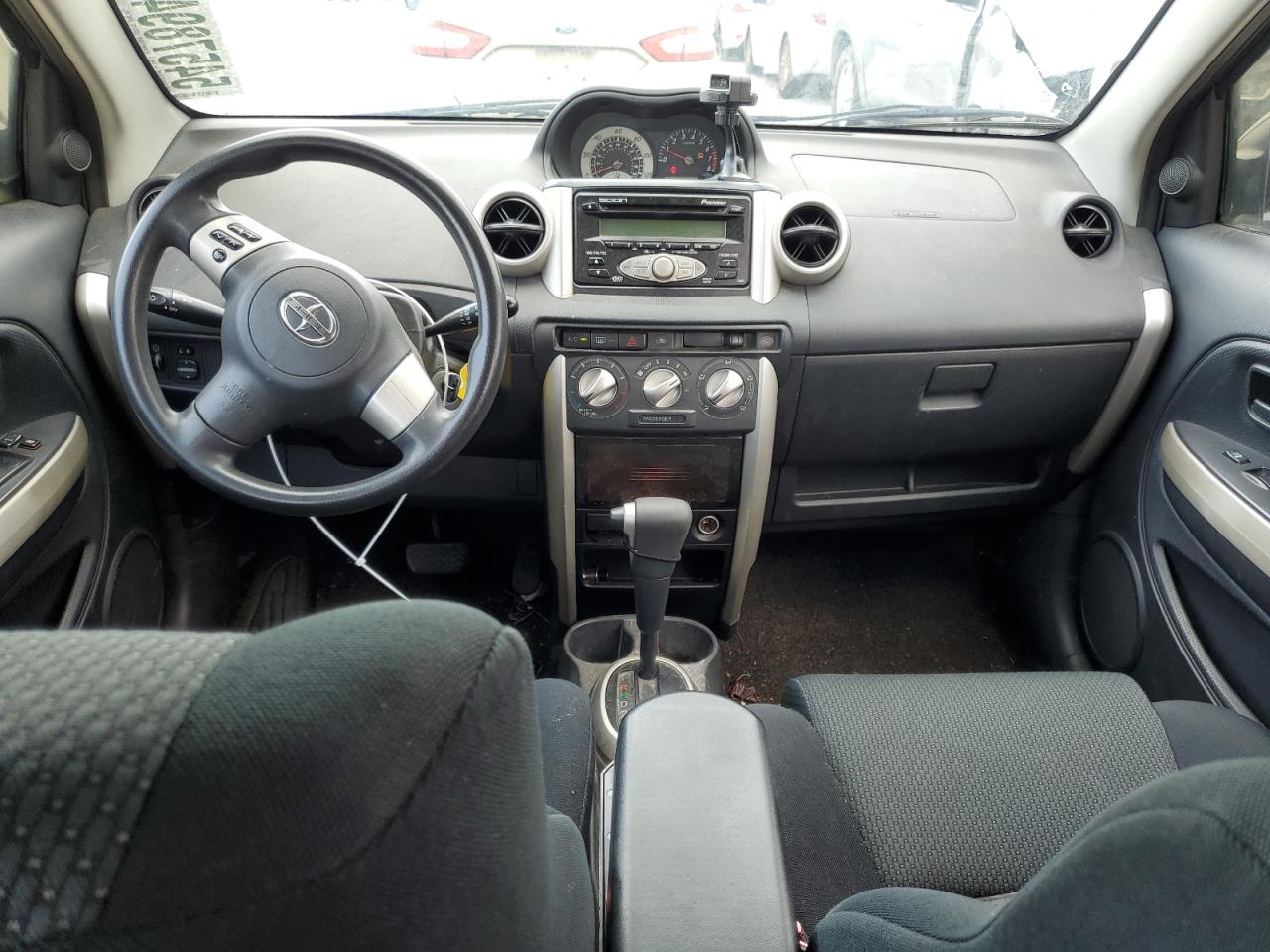 2006 TOYOTA SCION XA - JTKKT624X60135569 — photo 8