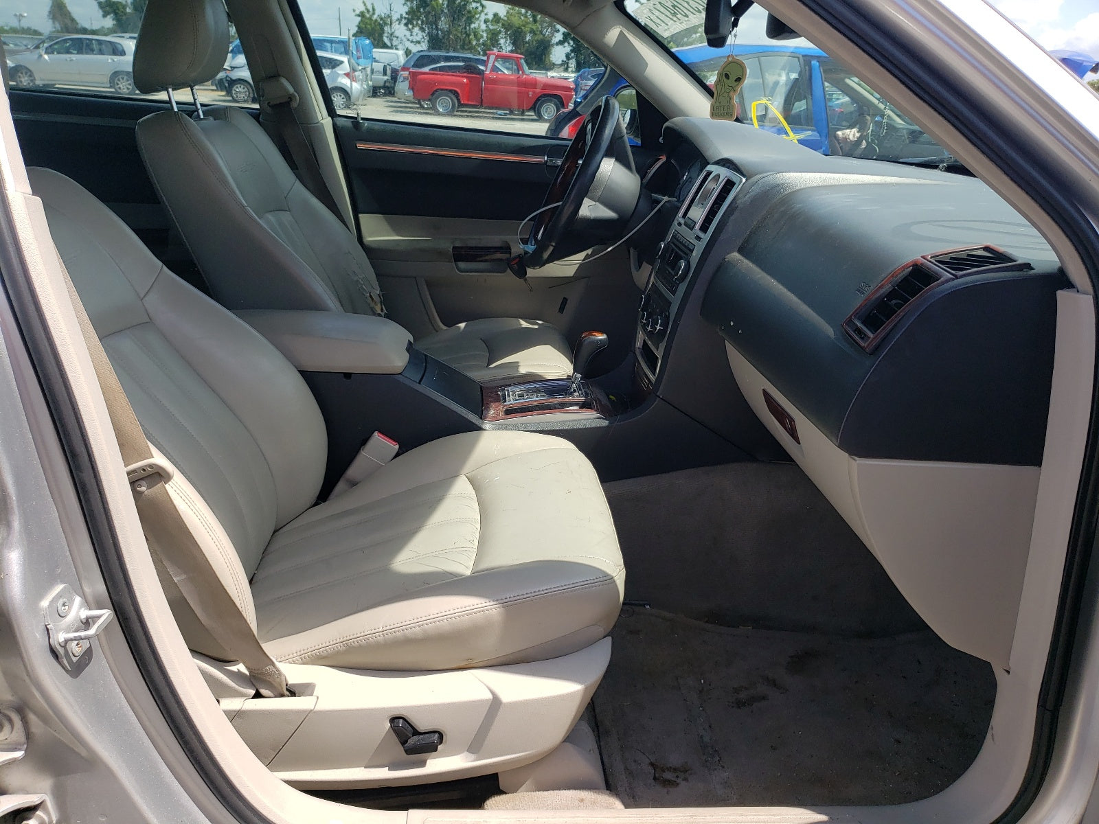 2007 CHRYSLER 300C - 2C3KA63H67H896356 — photo 4