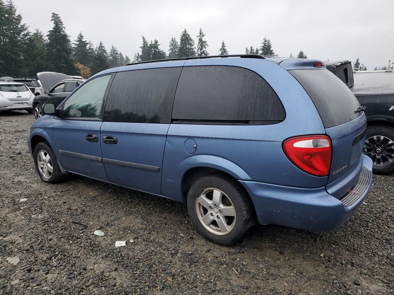 2007 DODGE GRAND CARA - 1D4GP24R67B170749 — photo 2