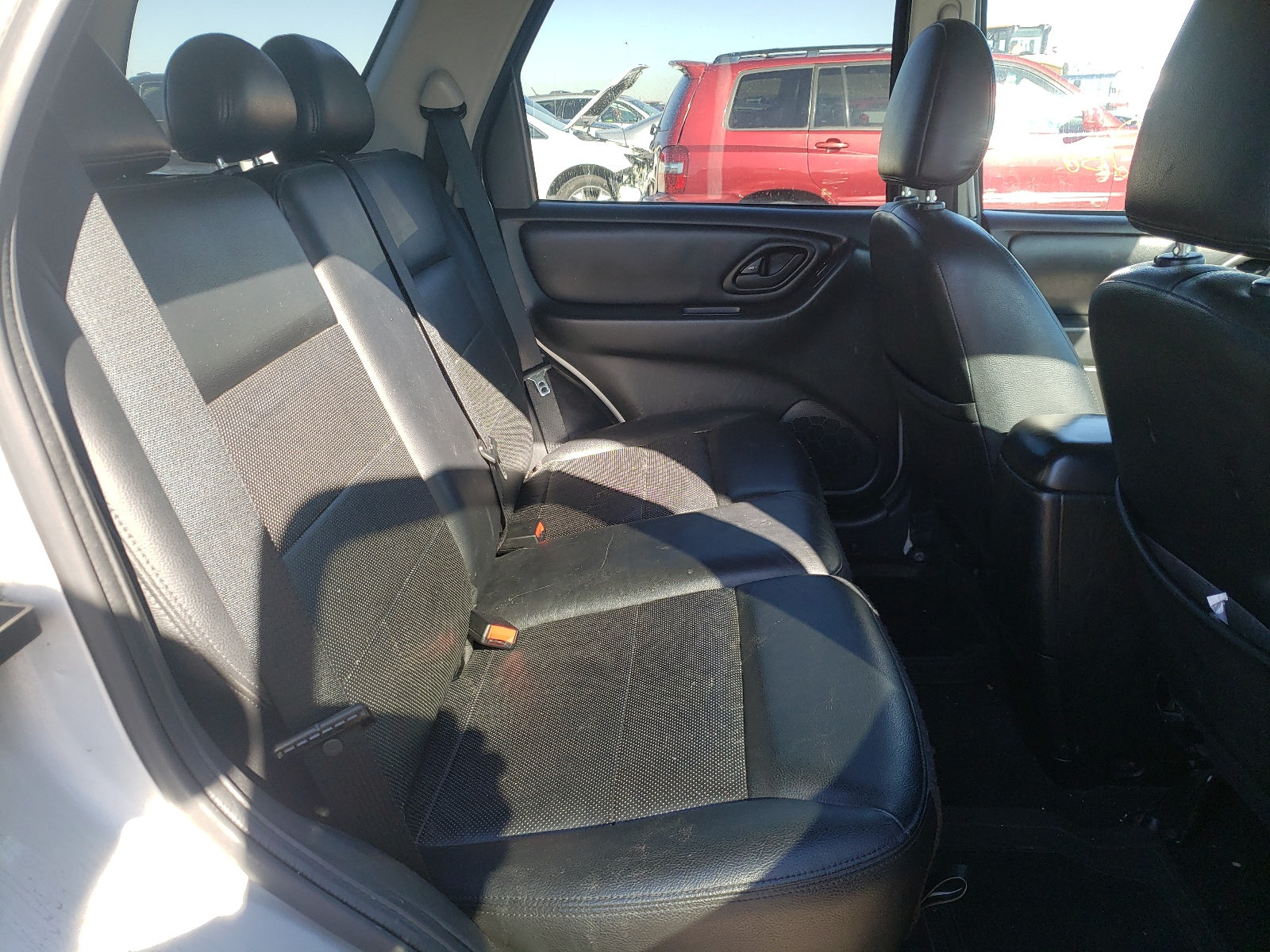 2007 FORD ESCAPE LIM - 1FMCU94137KA52905 — photo 6