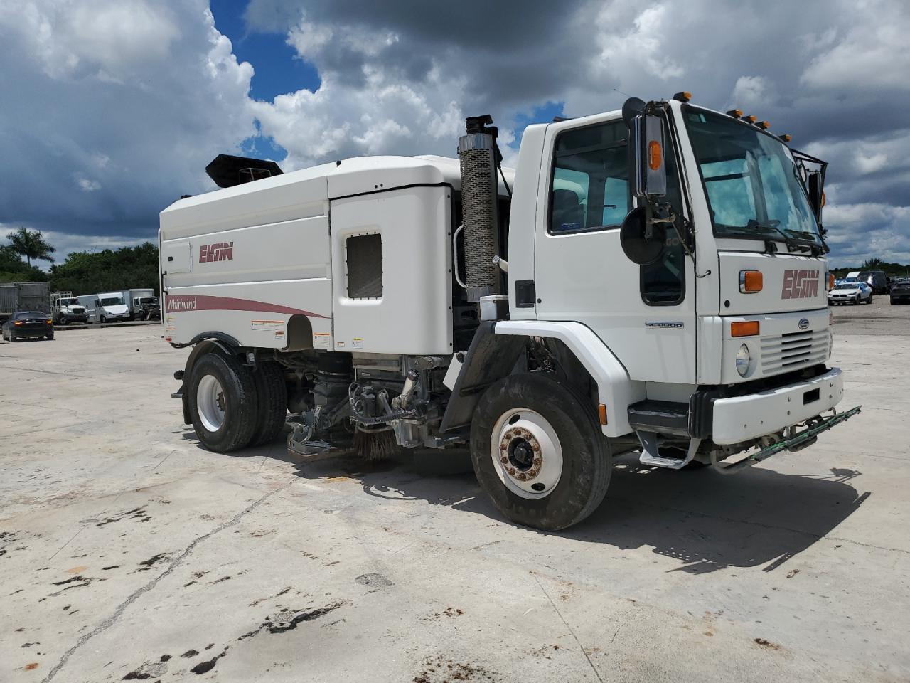 2007 STERLING TRUCK SC 8000 - 49HAADBV67DX58069 — photo 1