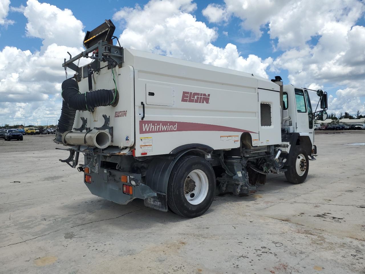2007 STERLING TRUCK SC 8000 - 49HAADBV67DX58069 — photo 4