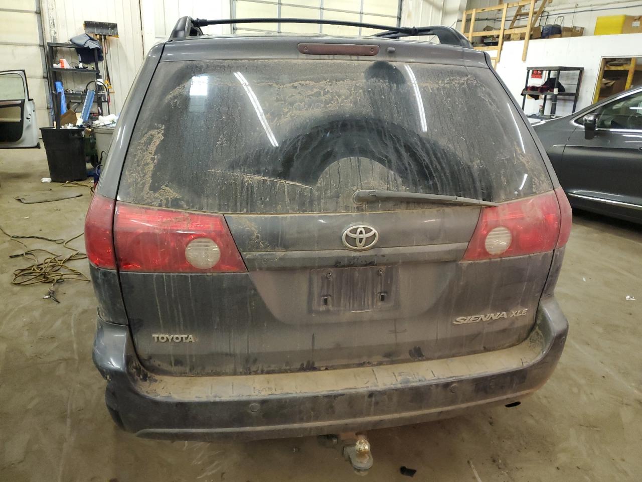 2007 TOYOTA SIENNA XLE - 5TDZK22C17S067301 — photo 6