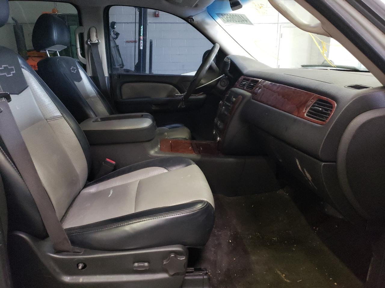 2008 CHEVROLET TAHOE K150 - 1GNFK130X8R261284 — photo 5
