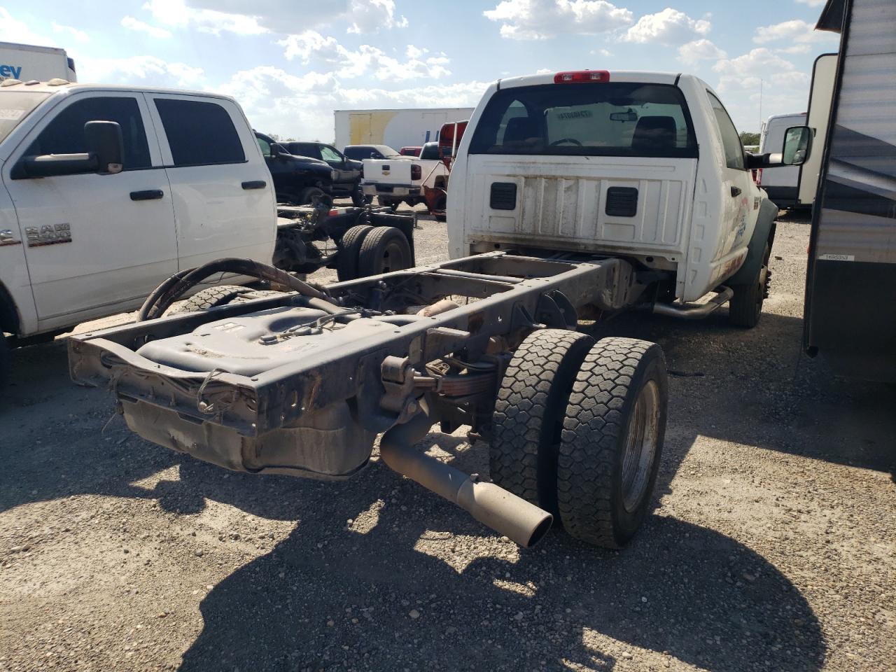 2008 DODGE RAM 4500 S - 3D6WD66A88G124018 — photo 2