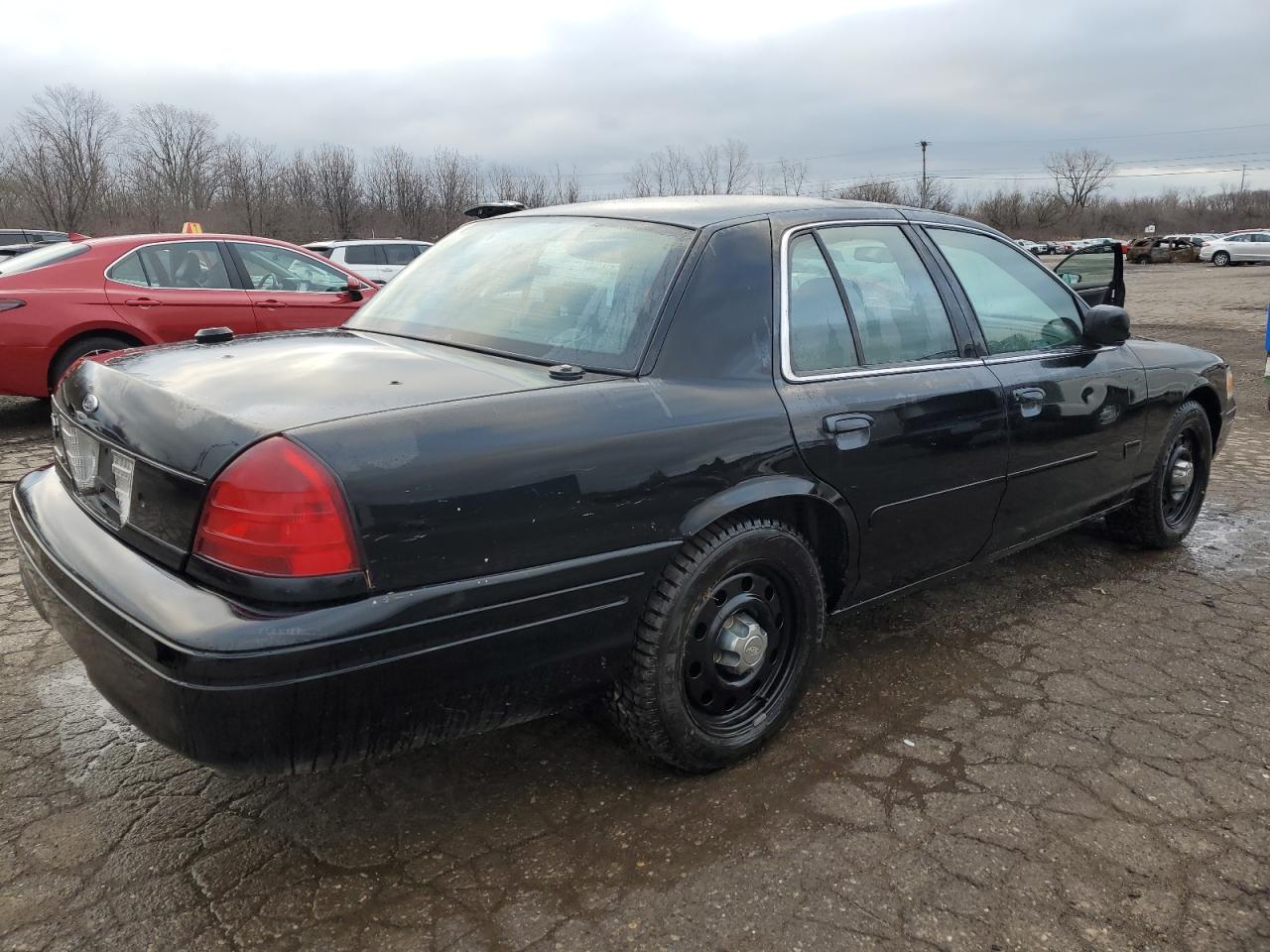 2008 FORD CROWN VICT - 2FAHP71V08X148024 — photo 2