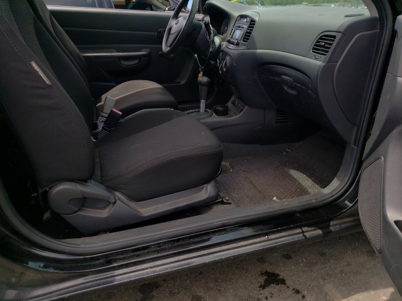 2008 HYUNDAI ACCENT GS - KMHCM36C28U083936 — photo 5
