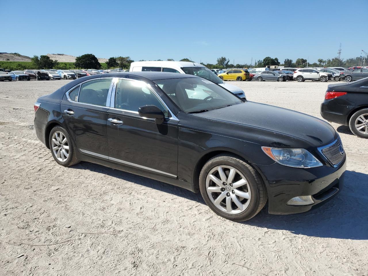 2008 LEXUS LS 460 - JTHBL46F485056961 — photo 3