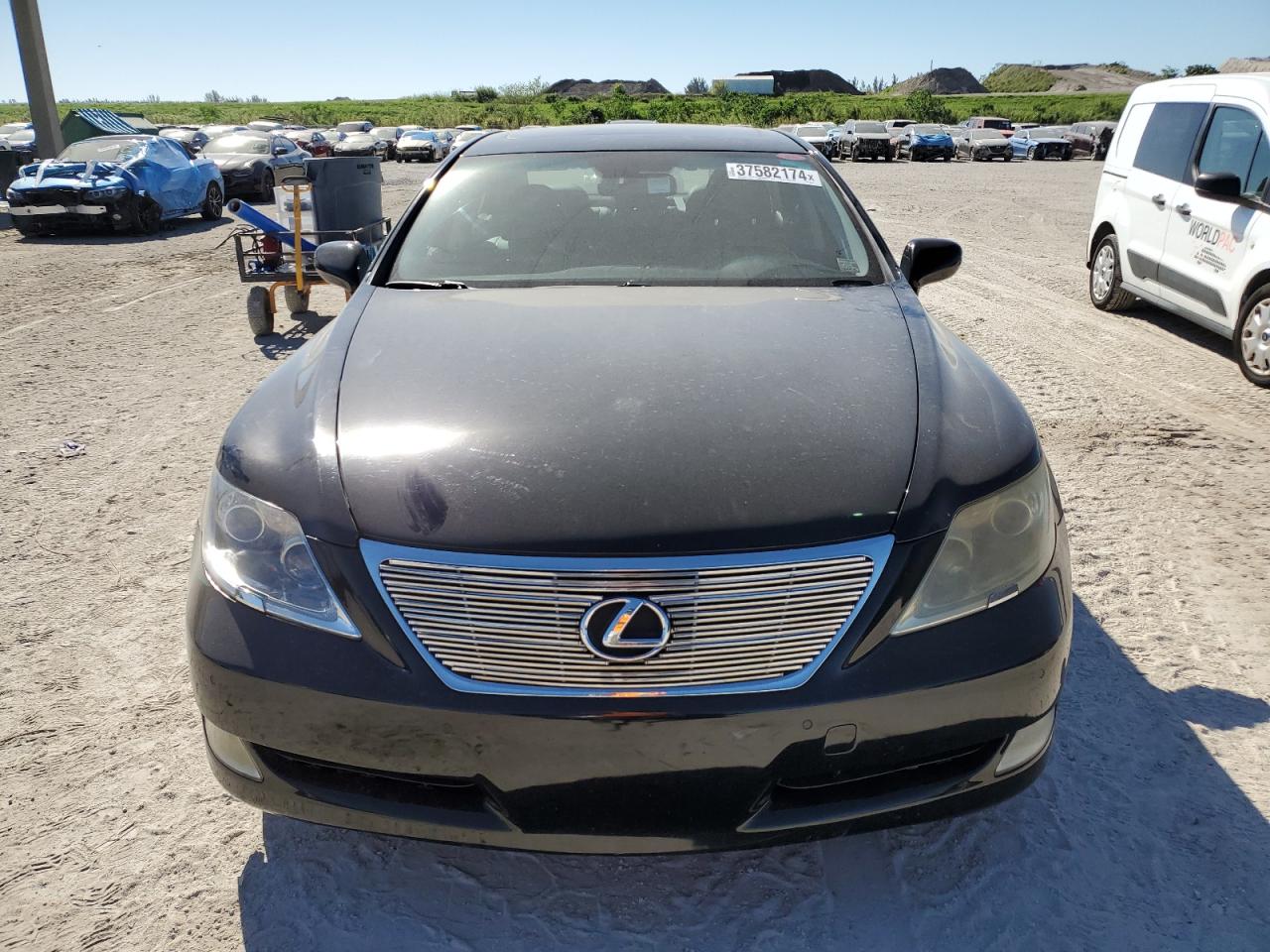 2008 LEXUS LS 460 - JTHBL46F485056961 — photo 4