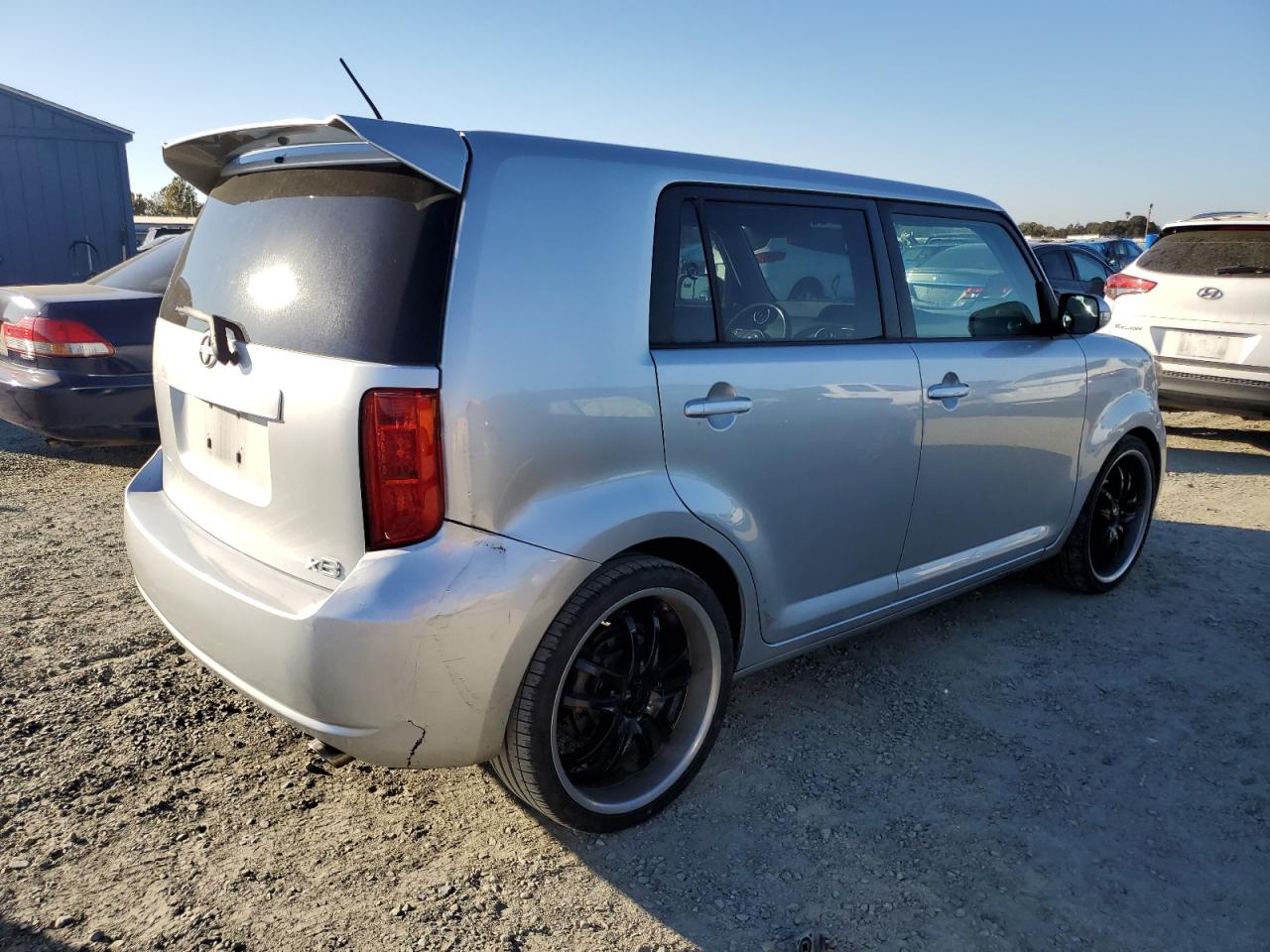 2008 TOYOTA SCION XB - JTLKE50E581015705 — photo 3