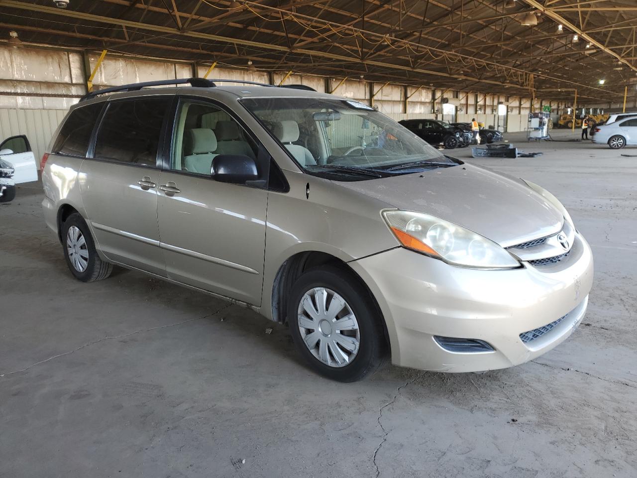 2008 TOYOTA SIENNA CE - 5TDZK23CX8S170930 — photo 4