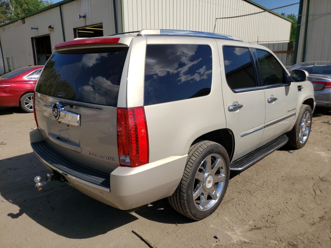 2009 CADILLAC ESCALADE L - 1GYFK23239R156114 — photo 4