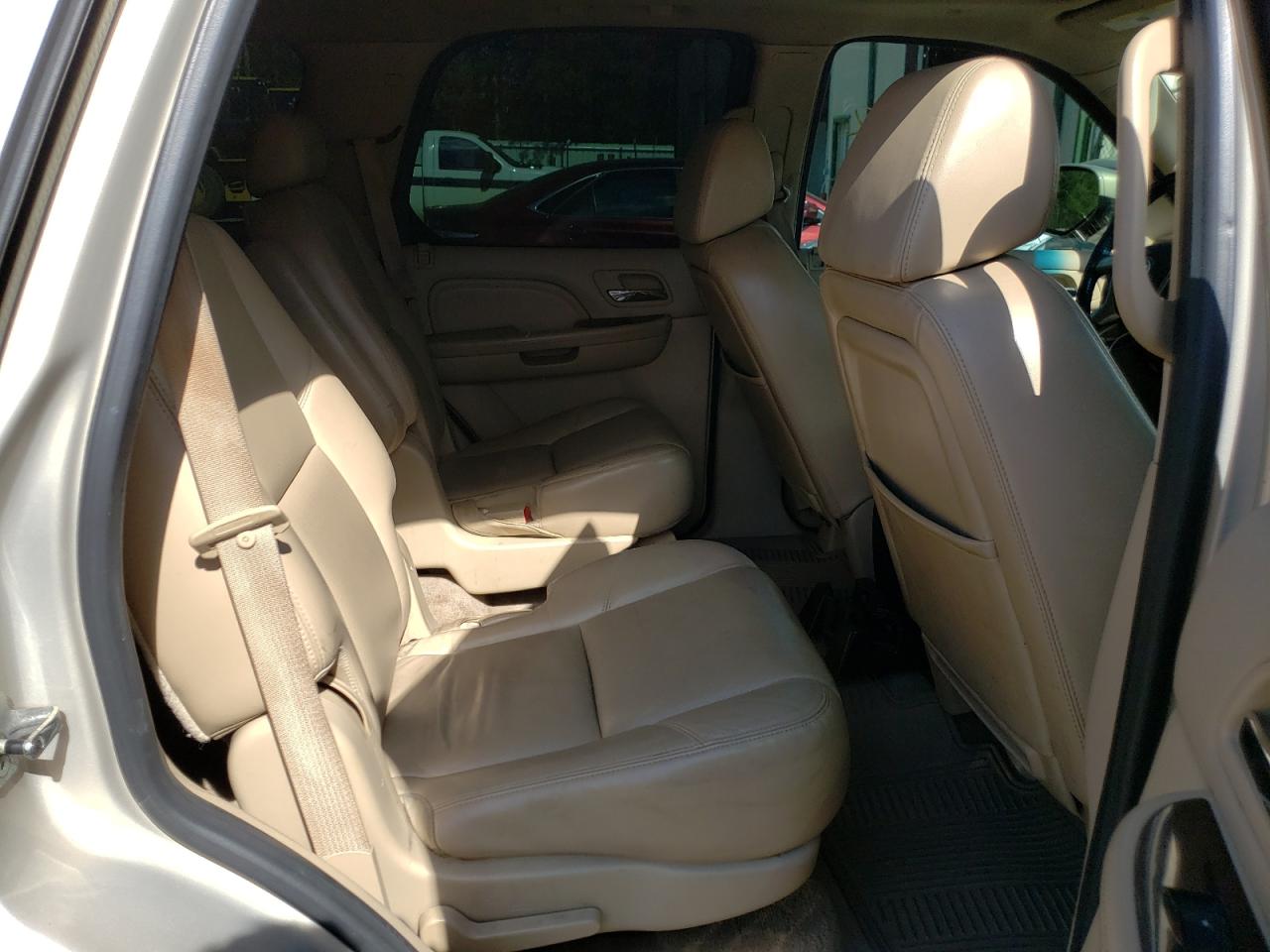 2009 CADILLAC ESCALADE L - 1GYFK23239R156114 — photo 6