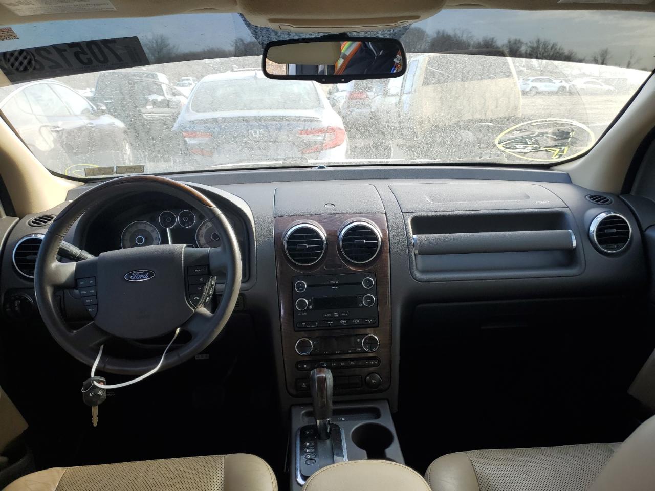 2009 FORD TAURUS X L - 1FMDK06WX9GA01485 — photo 8