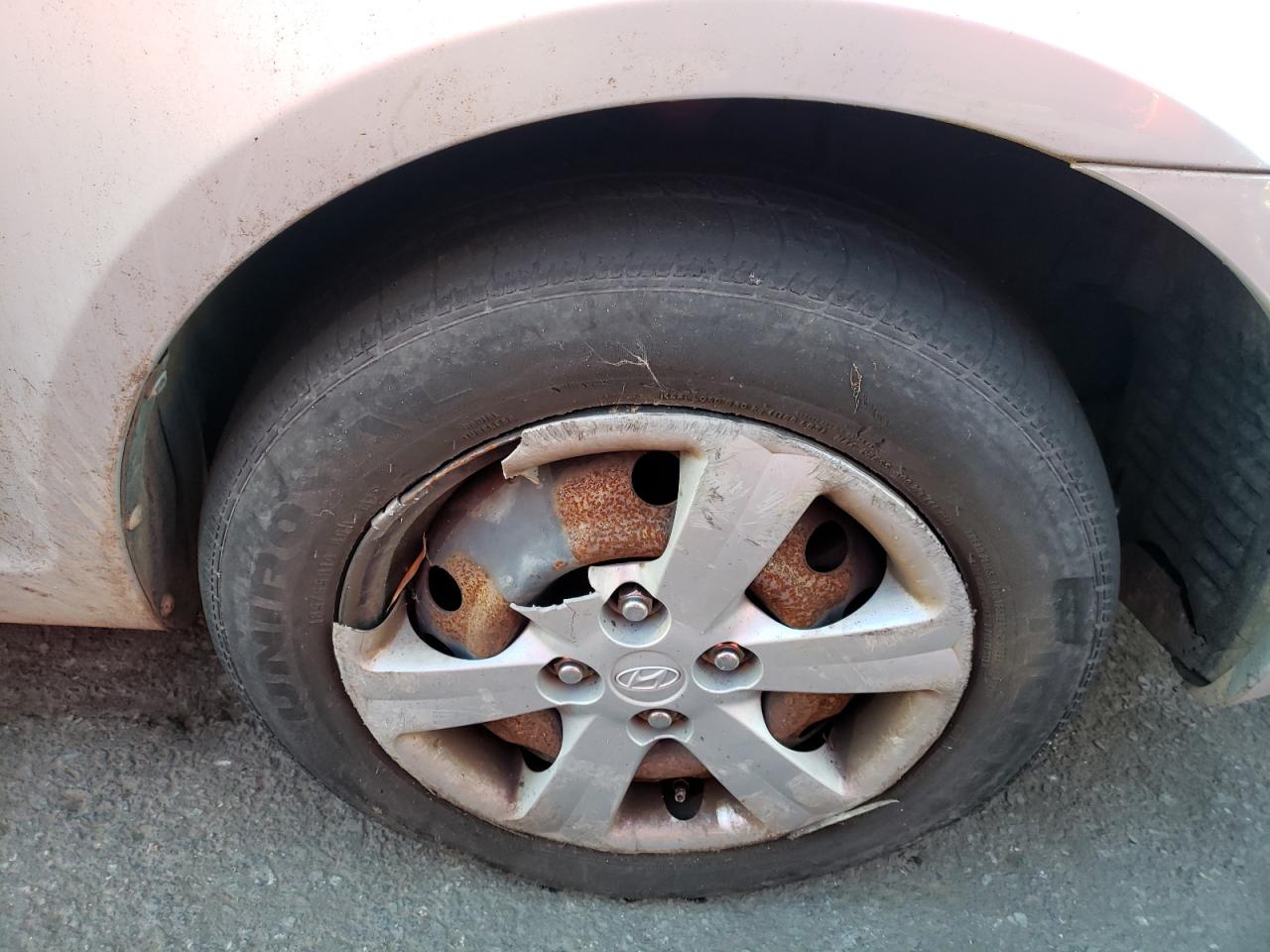 2009 HYUNDAI ACCENT GLS - KMHCN46C29U366342 — photo 9