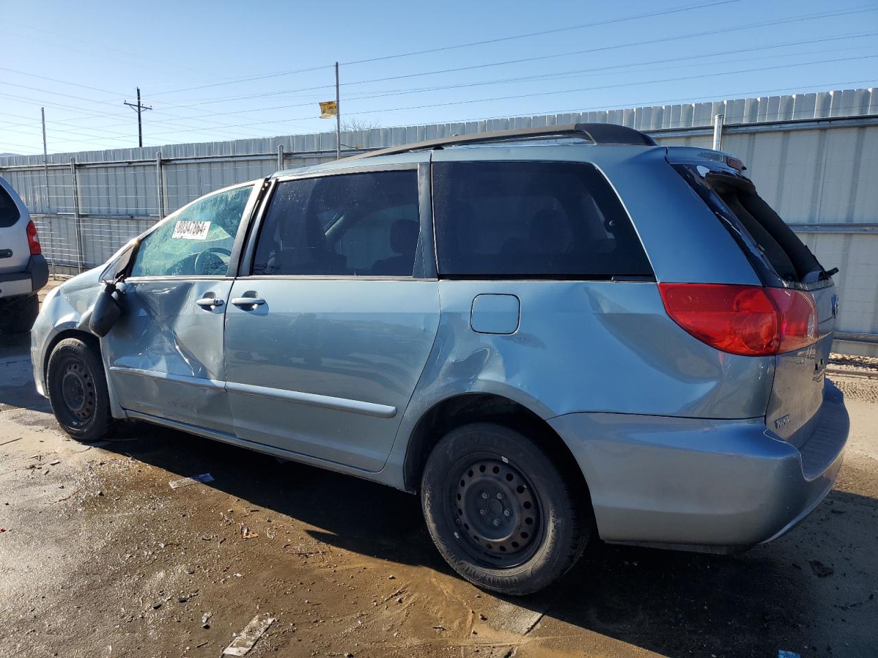 2009 TOYOTA SIENNA CE - 5TDZK23C39S278386 — photo 2