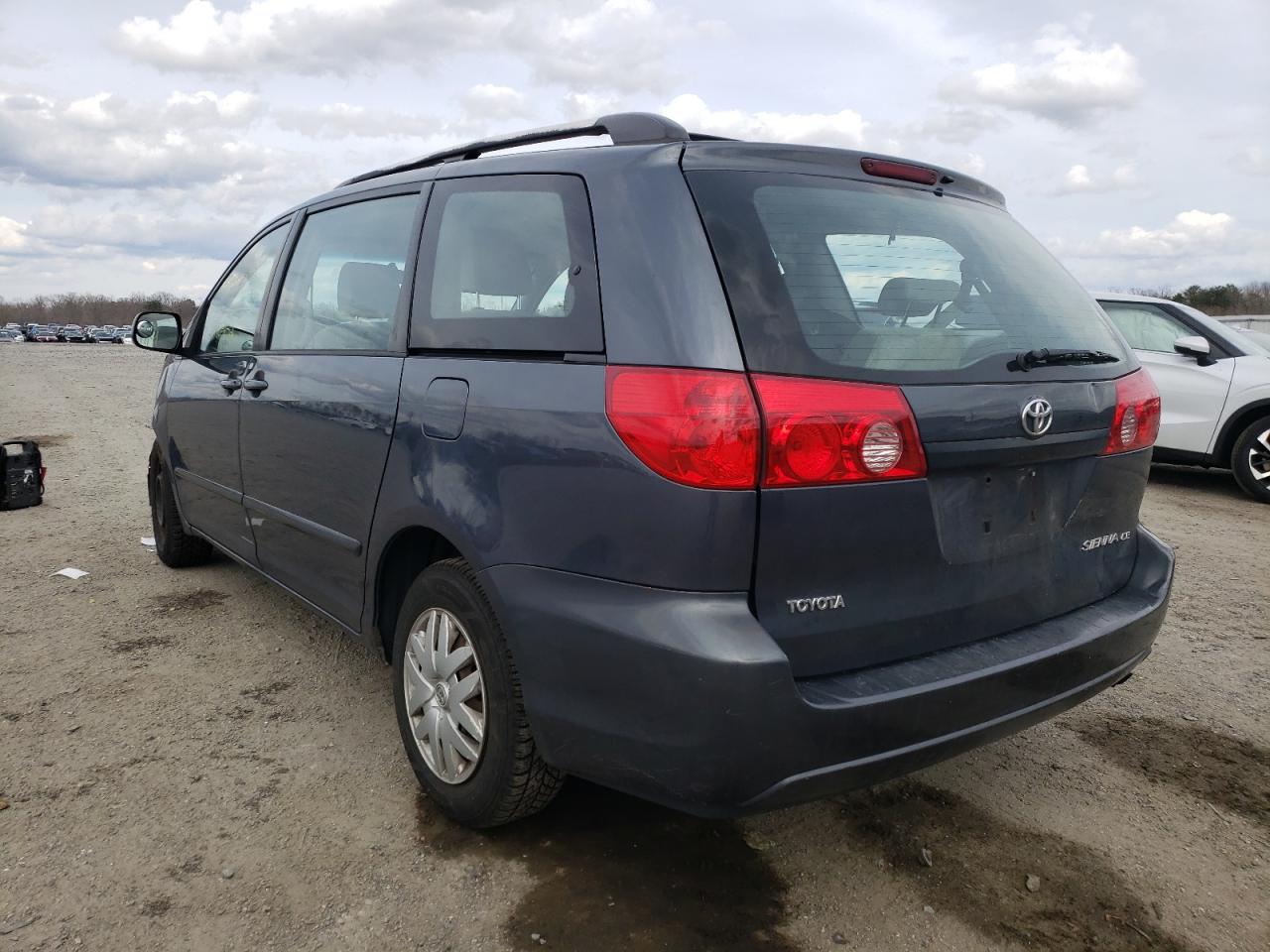 2009 TOYOTA SIENNA CE - 5TDZK23CX9S236751 — photo 3