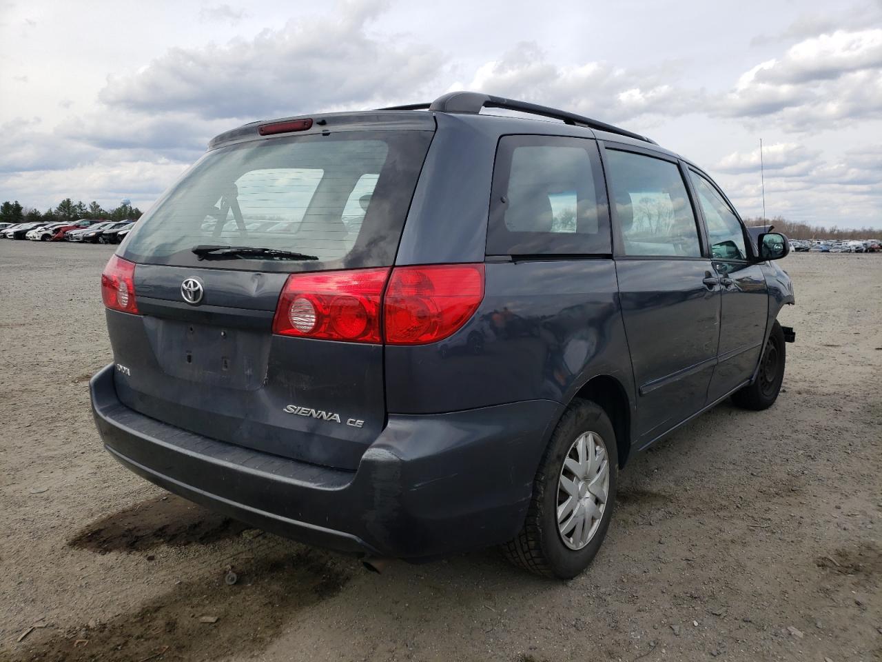 2009 TOYOTA SIENNA CE - 5TDZK23CX9S236751 — photo 4