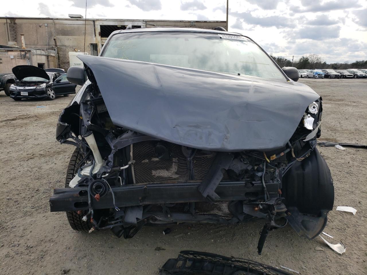 2009 TOYOTA SIENNA CE - 5TDZK23CX9S236751 — photo 9