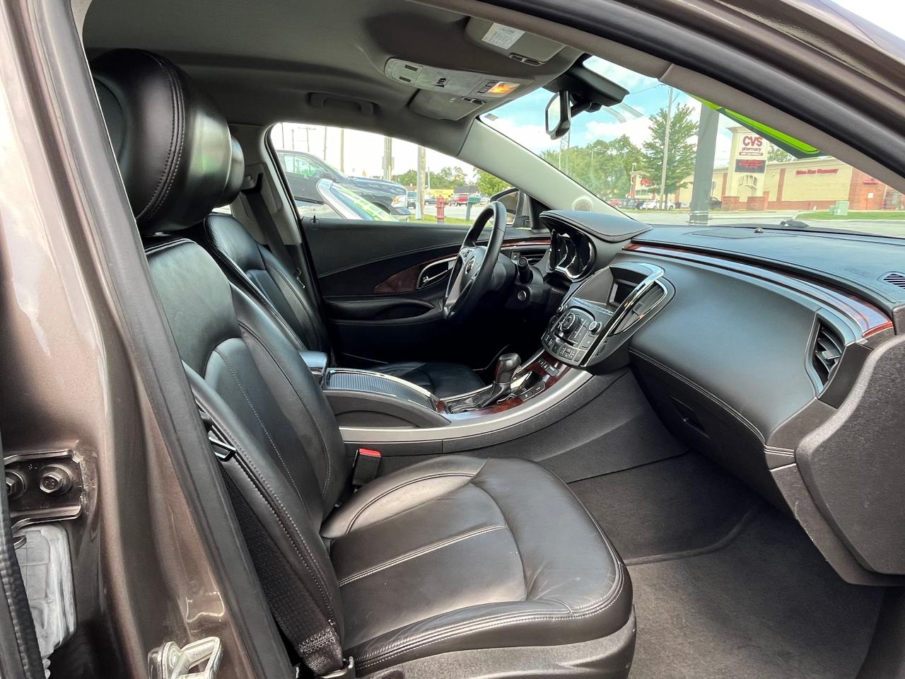 2010 BUICK LACROSSE C - 1G4GC5EG3AF281228 — photo 5