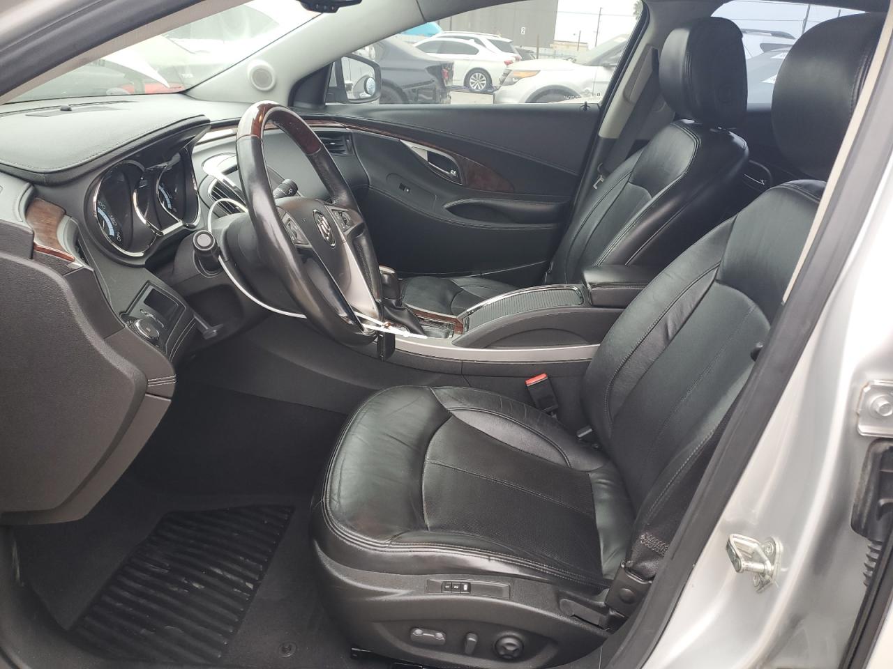 2010 BUICK LACROSSE C - 1G4GE5GV1AF264465 — photo 7