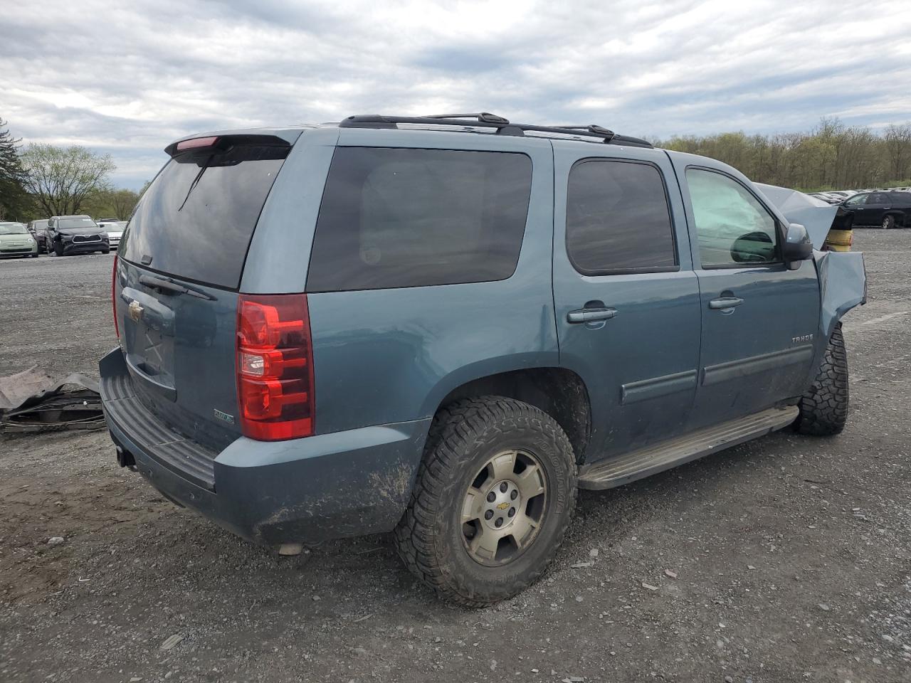 2010 CHEVROLET TAHOE K150 - 1GNUKBE05AR106450 — photo 3