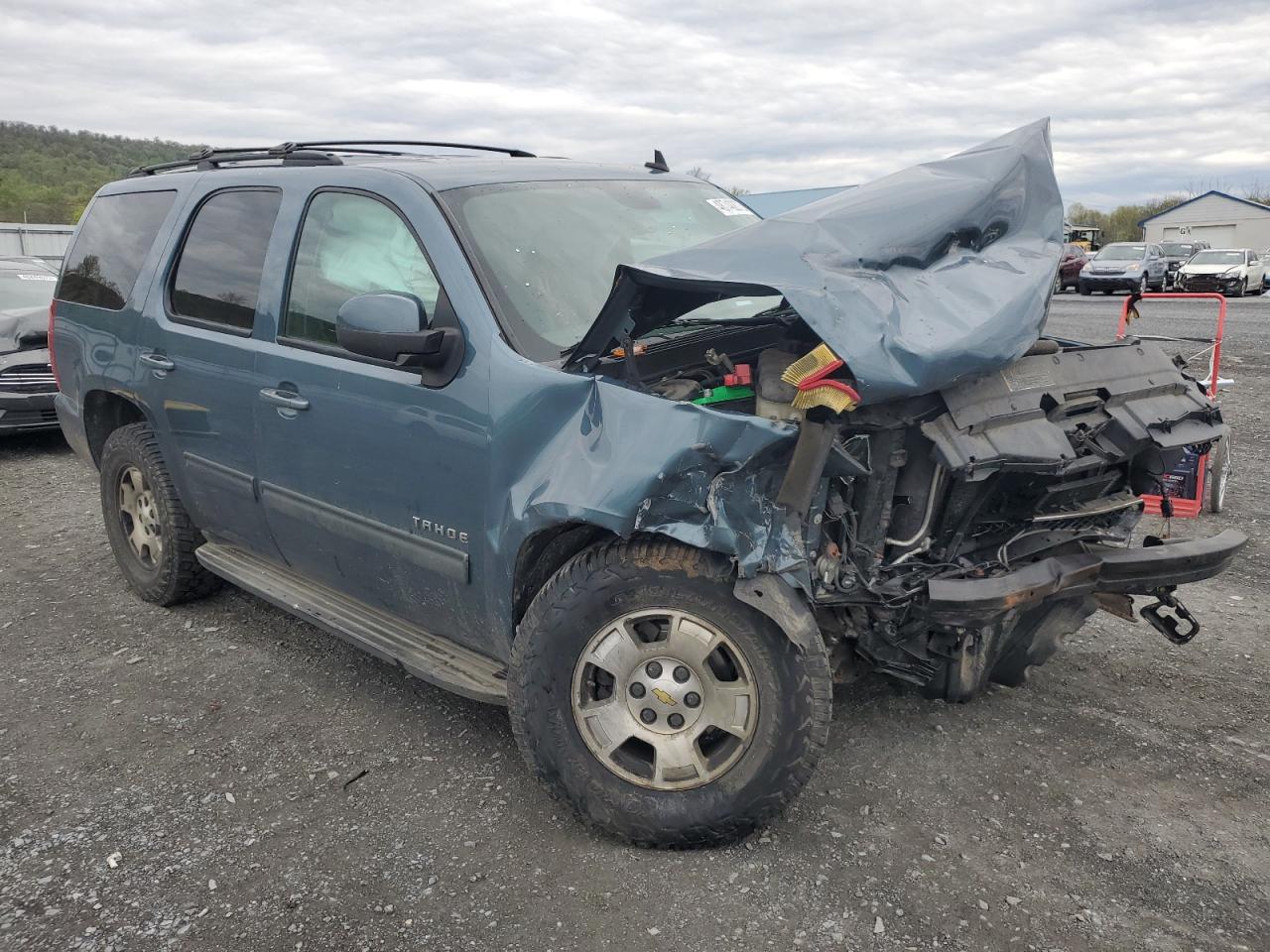 2010 CHEVROLET TAHOE K150 - 1GNUKBE05AR106450 — photo 4
