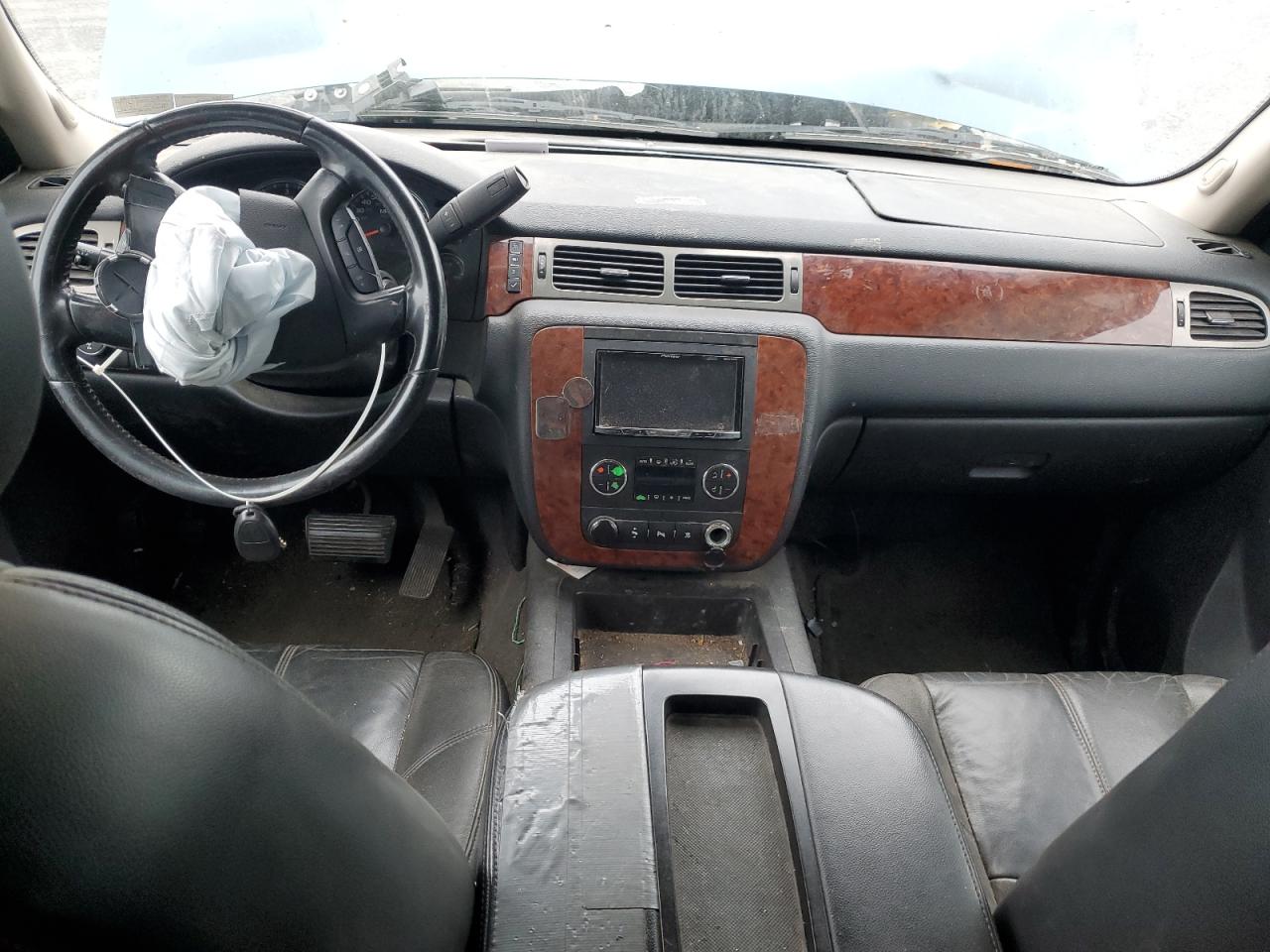 2010 CHEVROLET TAHOE K150 - 1GNUKBE05AR106450 — photo 8