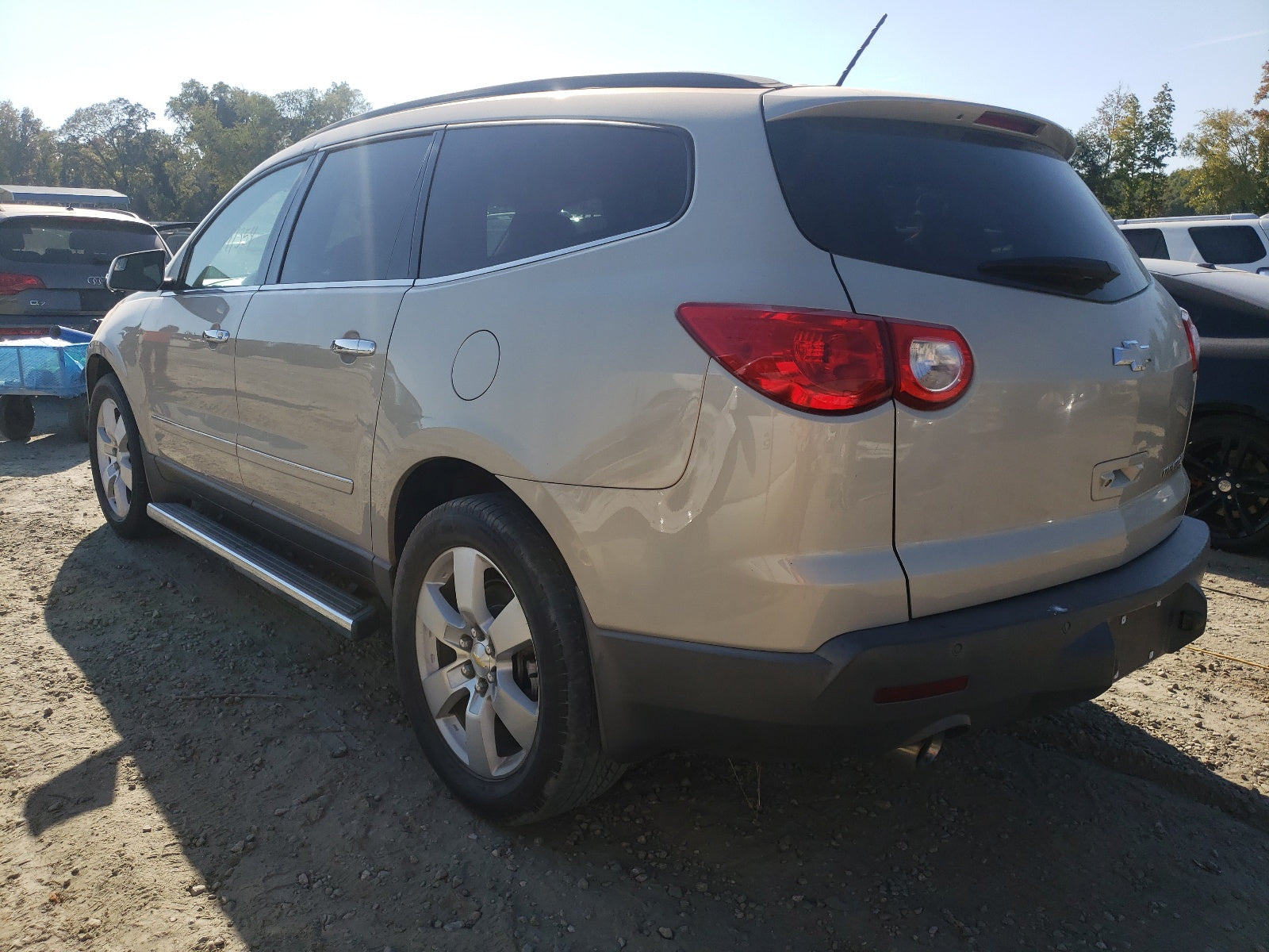 2010 CHEVROLET TRAVERSE L - 1GNLRHED8AS150738 — photo 3